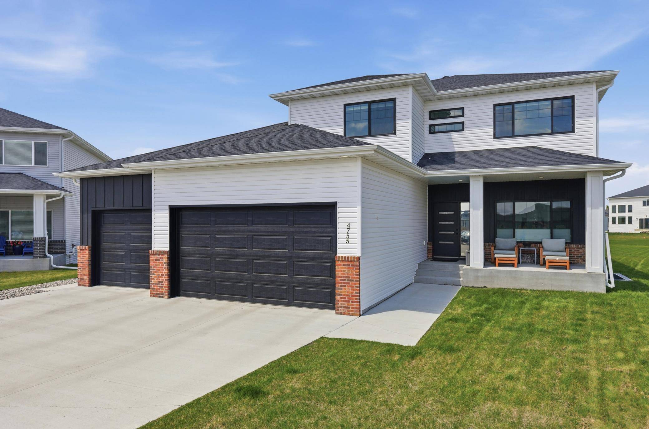 4755 32nd ST S, Fargo, ND 58104