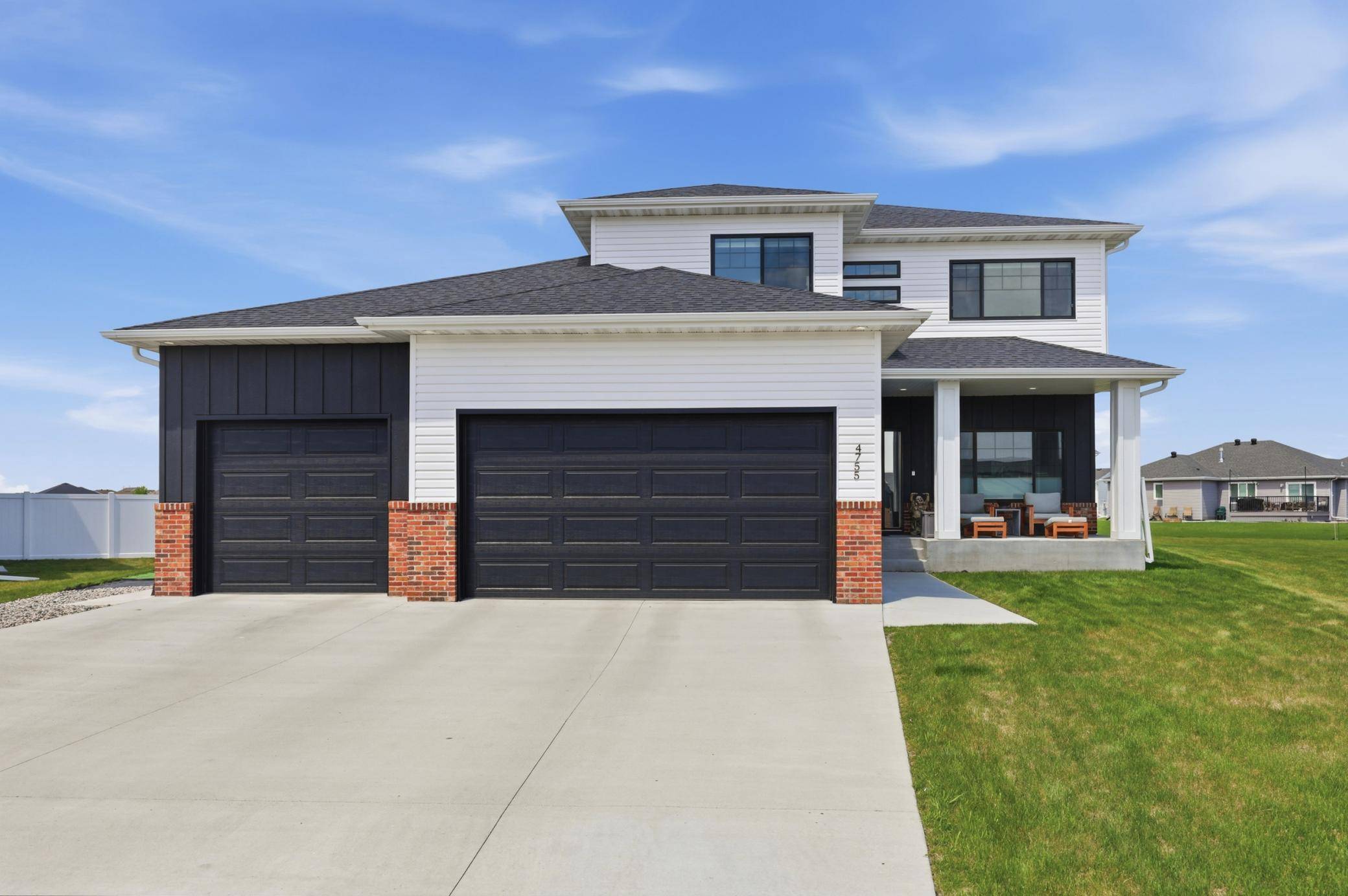 4755 32nd ST S, Fargo, ND 58104