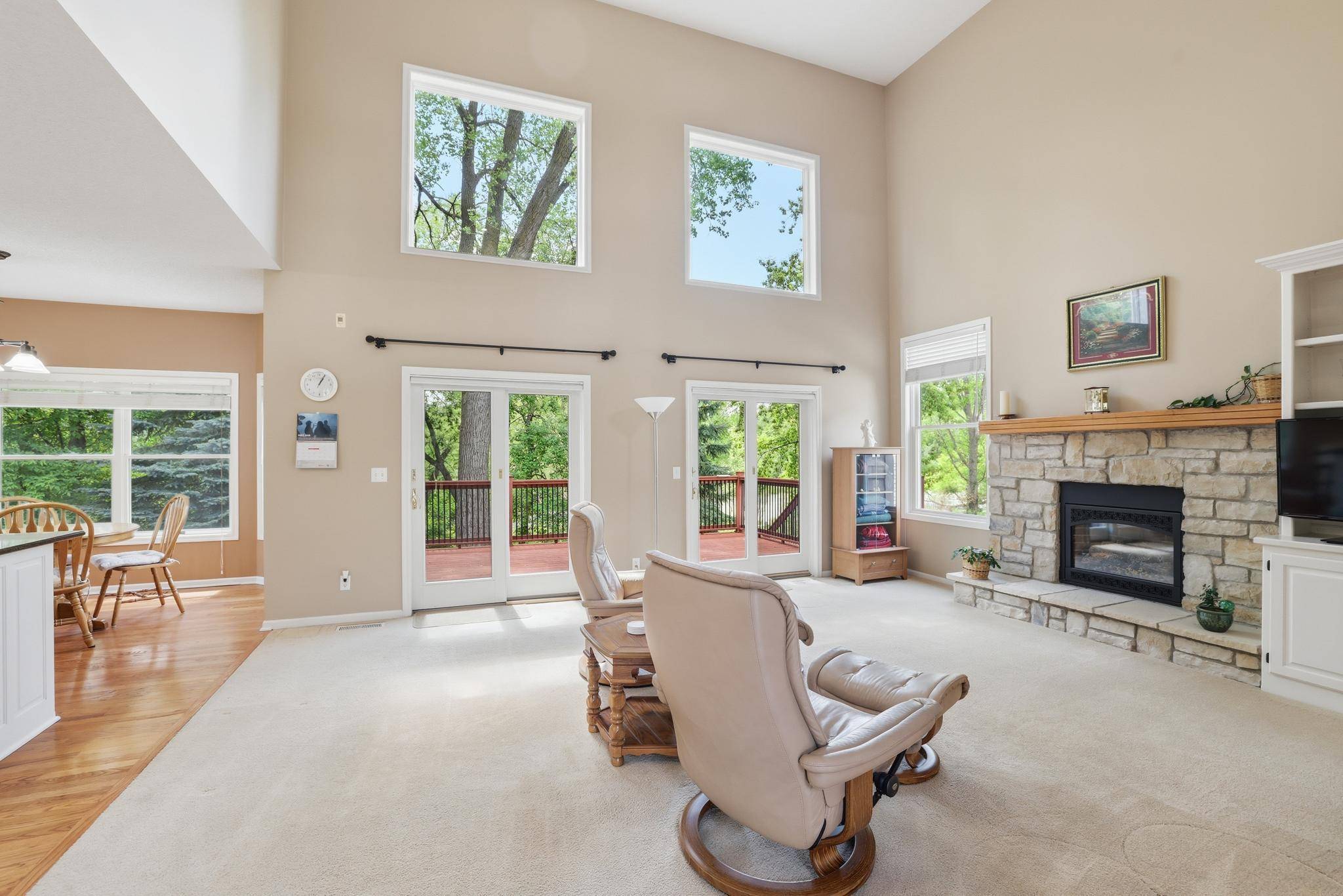 1084 Tamberwood CT, Woodbury, MN 55125