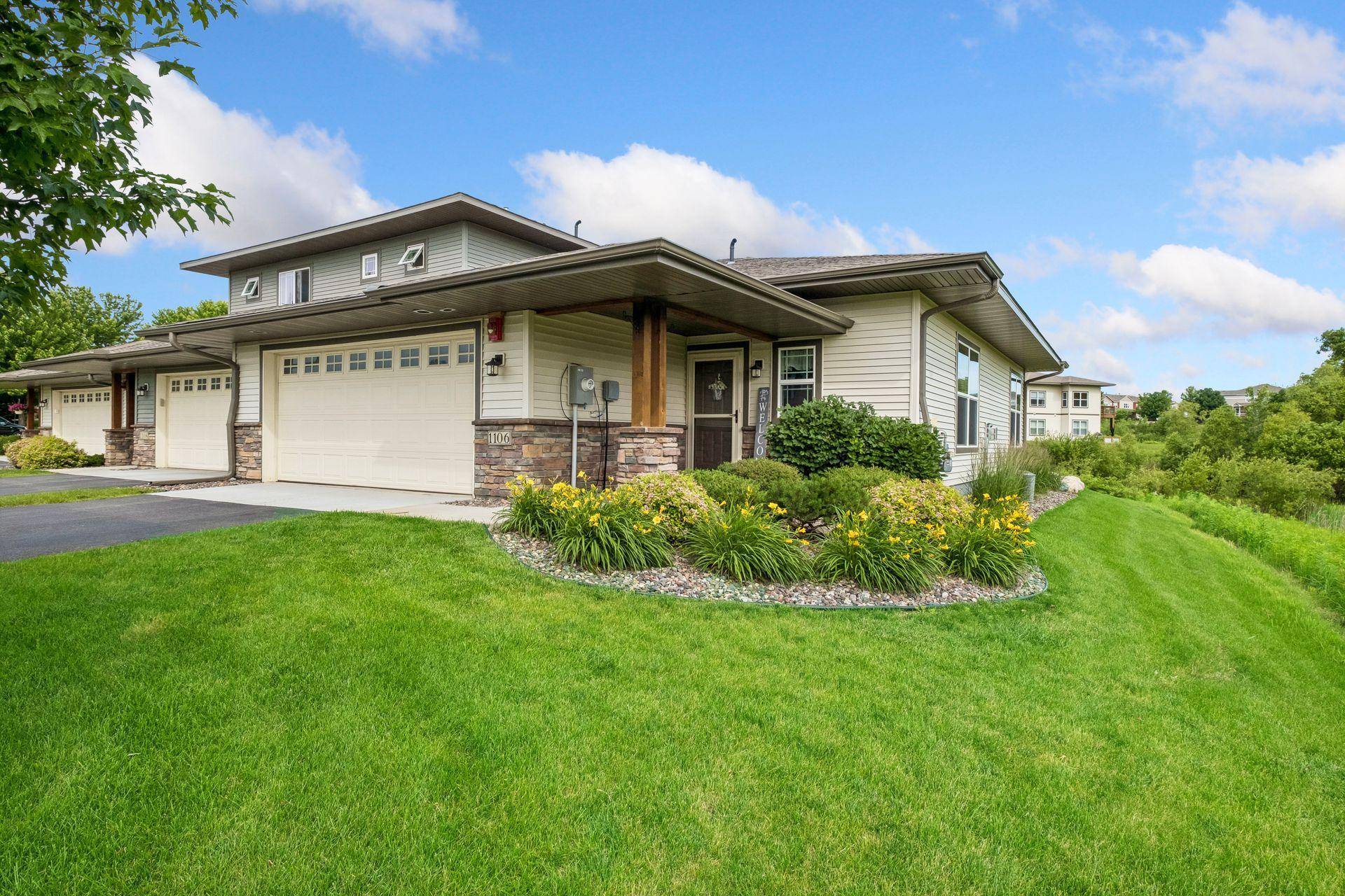 1106 Lorraine CT, Carver, MN 55315