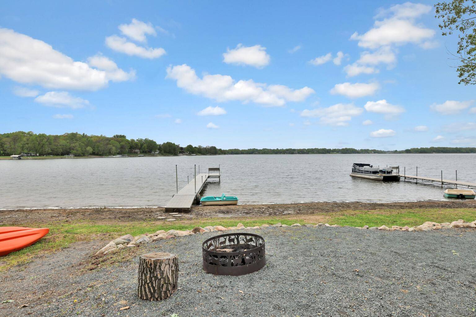 11900 Mentzer TRL, Lindstrom, MN 55045