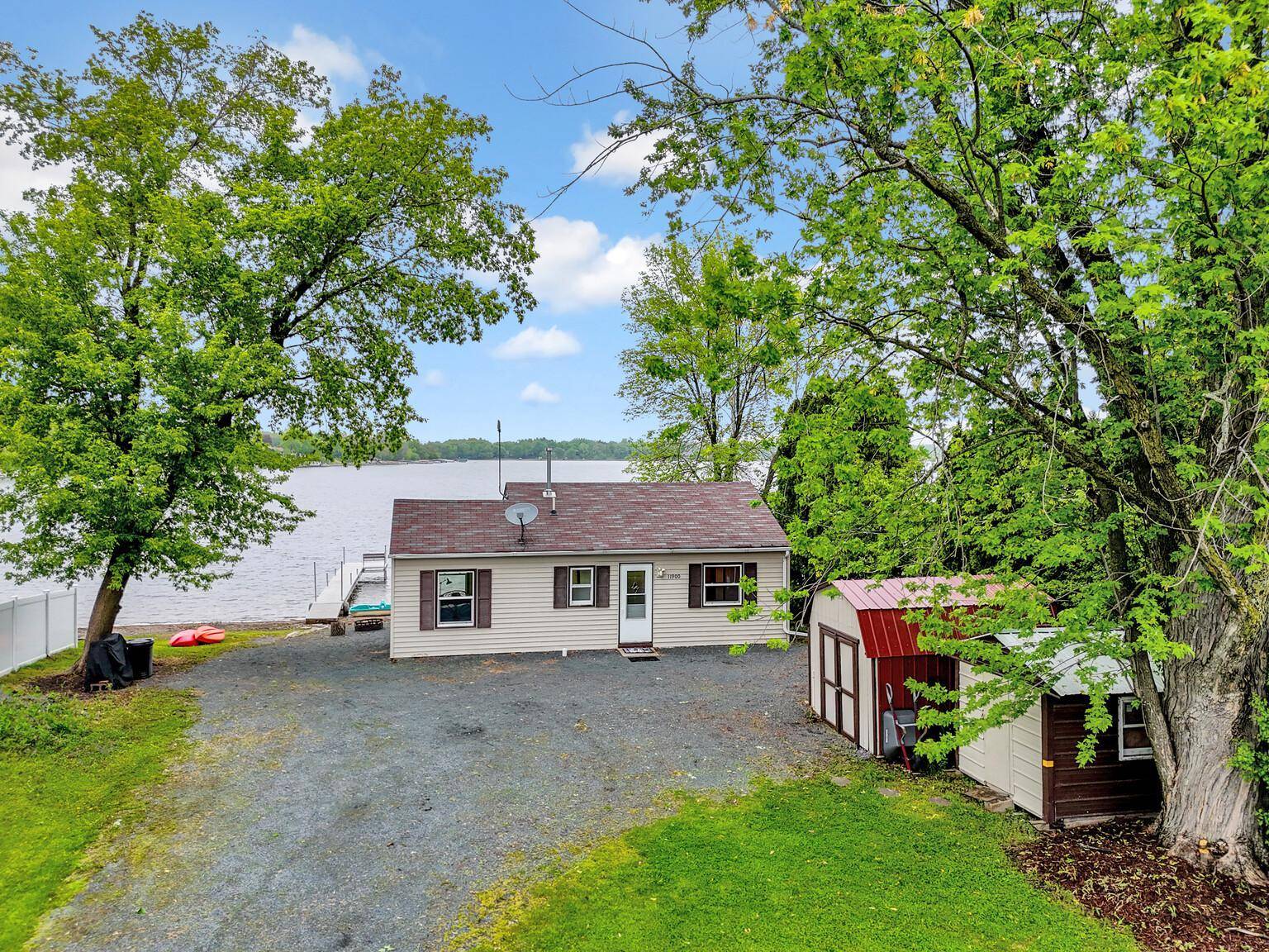 11900 Mentzer TRL, Lindstrom, MN 55045