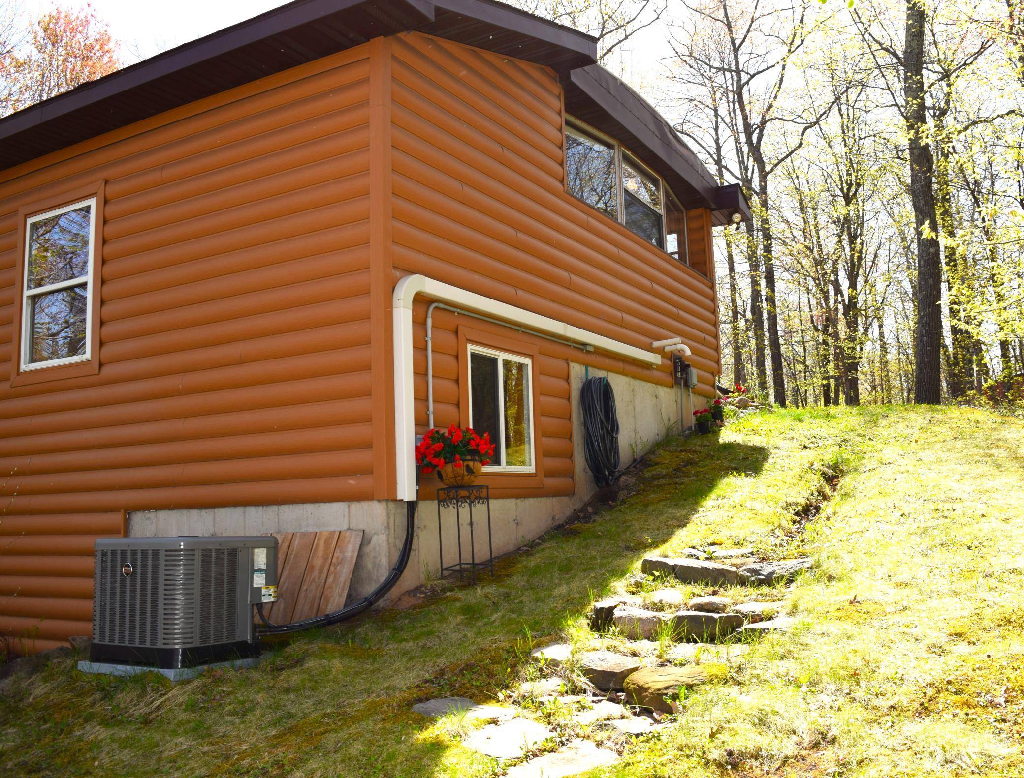 5717 County Rd 138, Garrison, MN 56450