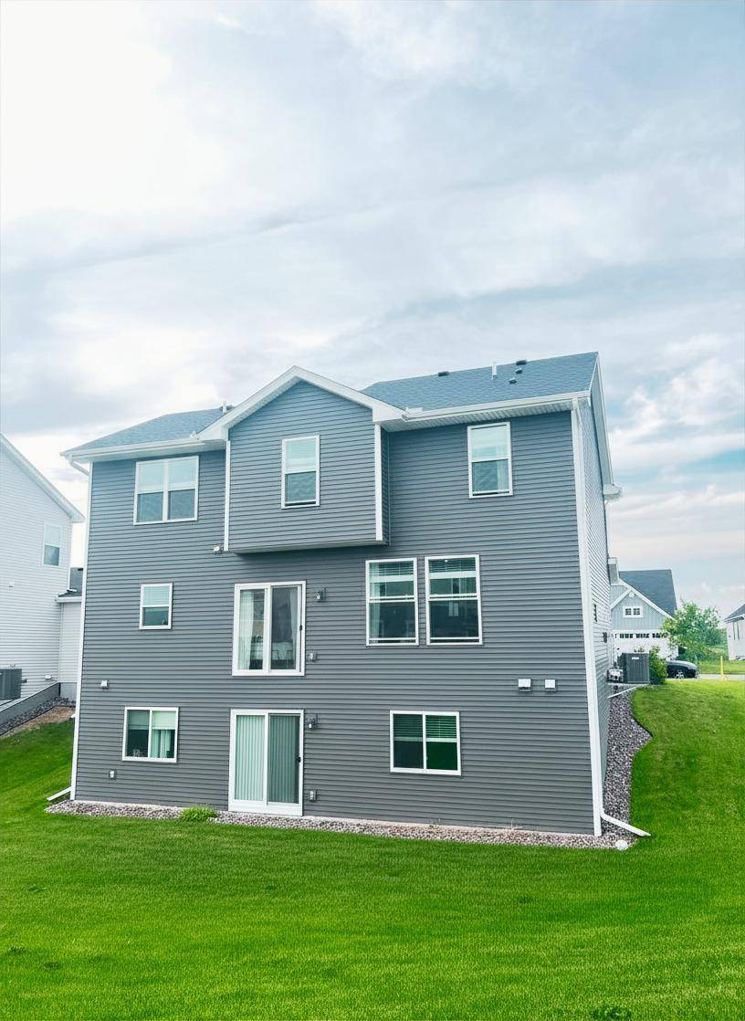 3552 110th LN NE, Blaine, MN 55449
