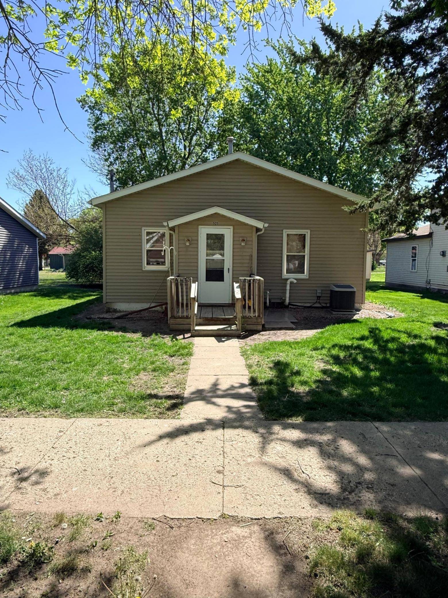 520 6th ST, Walnut Grove, MN 56180