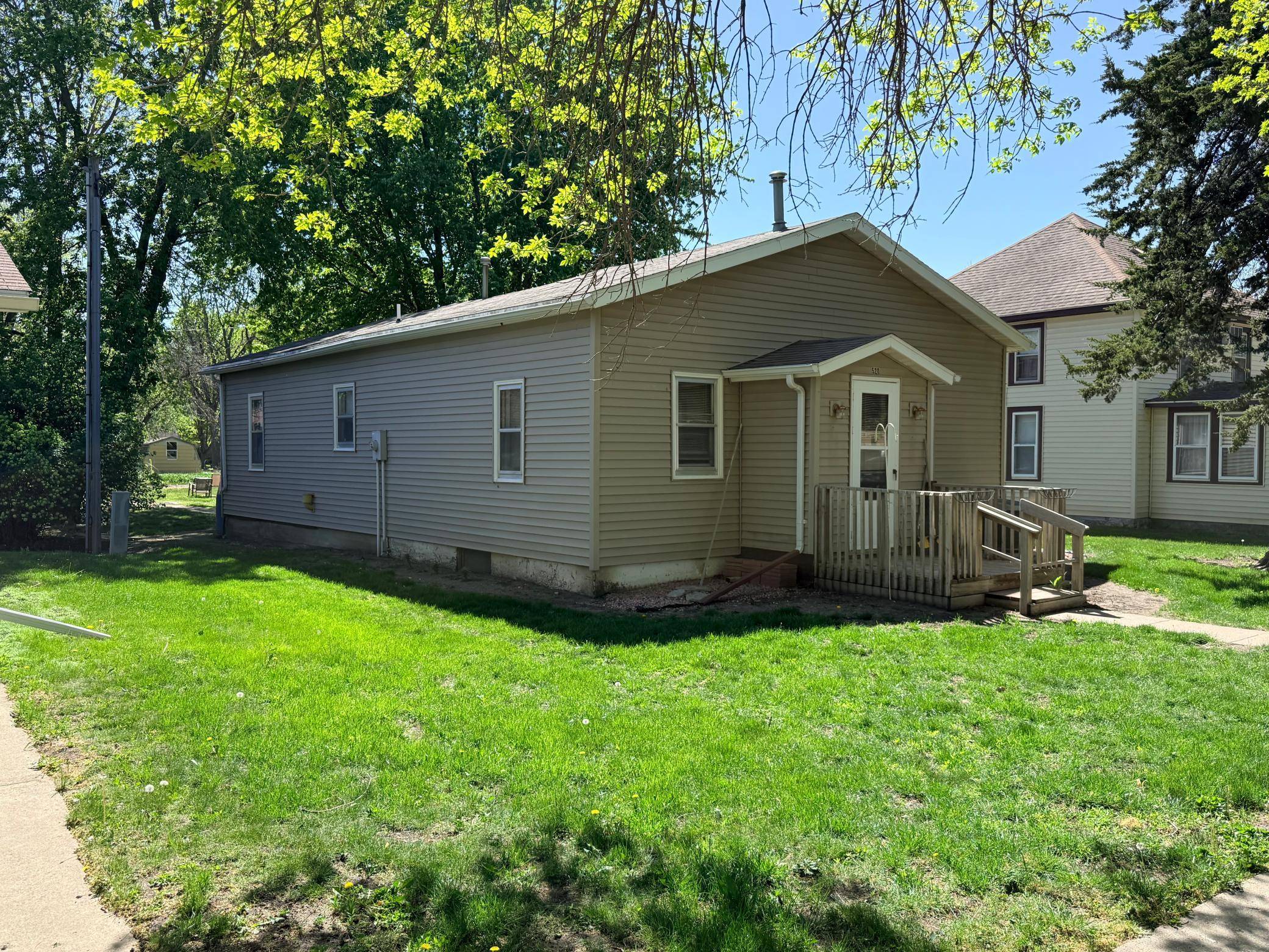520 6th ST, Walnut Grove, MN 56180