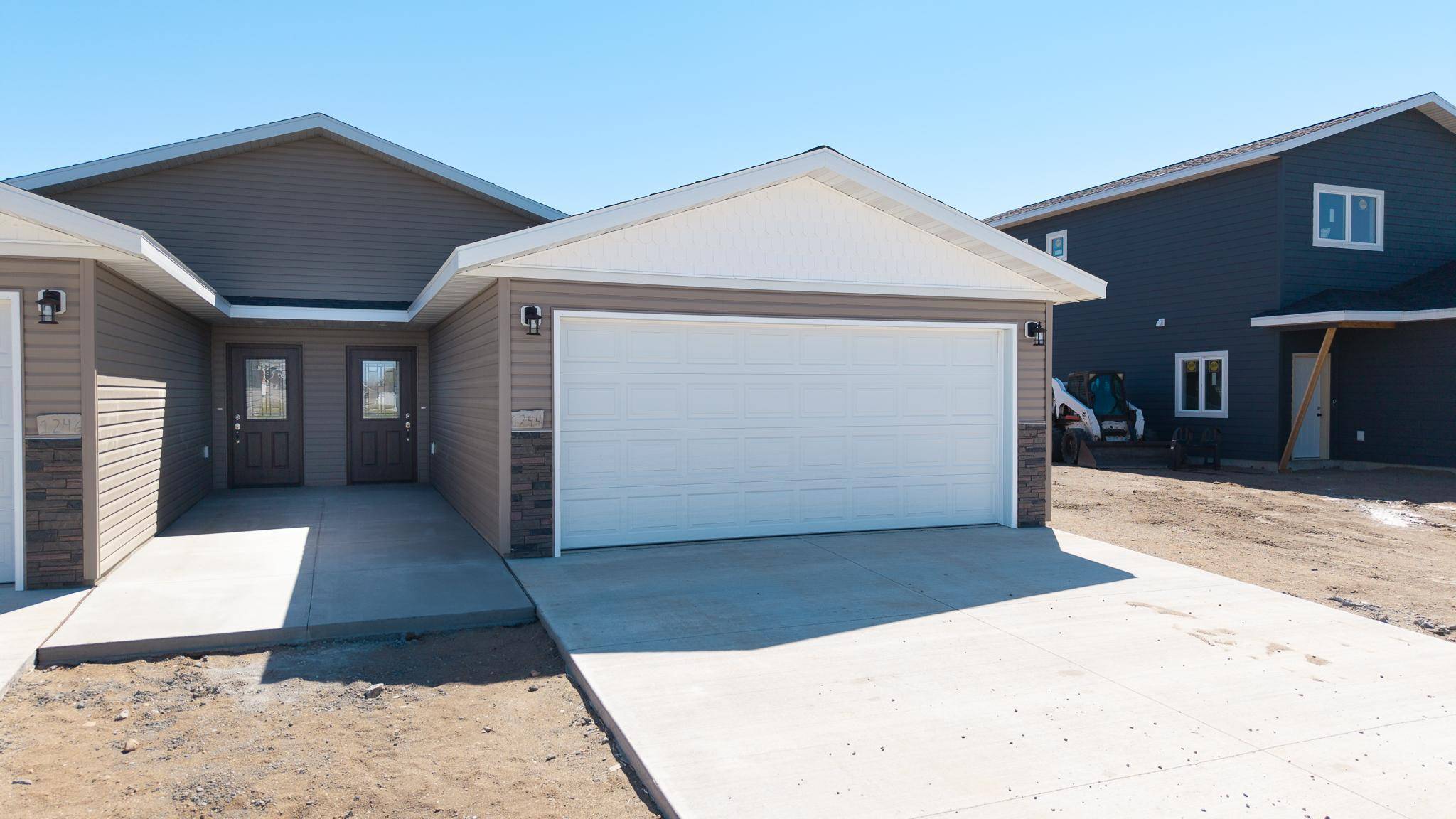 1244 4th AVE NW, Valley City, ND 58072