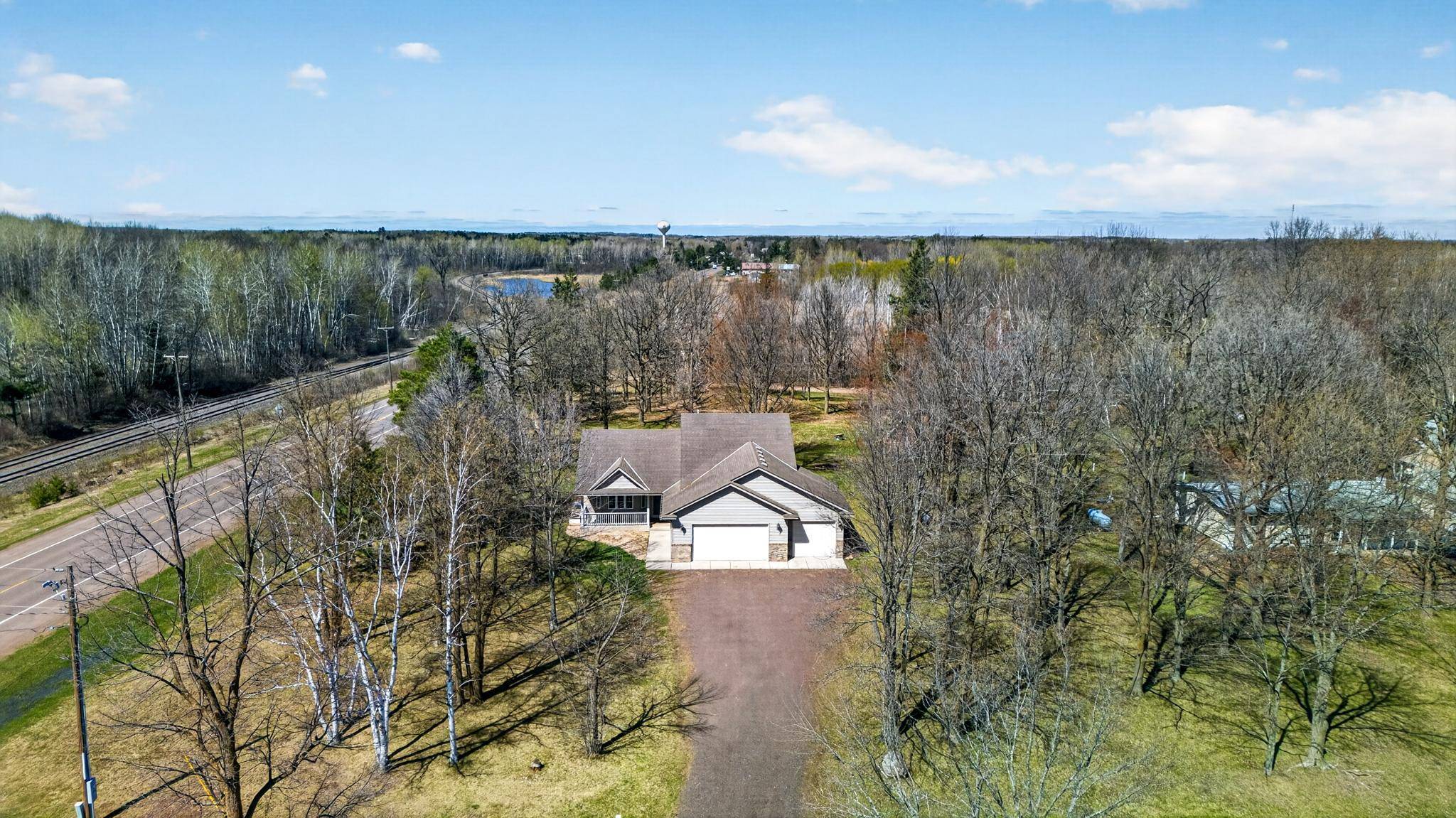 101 Carriage Hill DR E, Hinckley, MN 55037