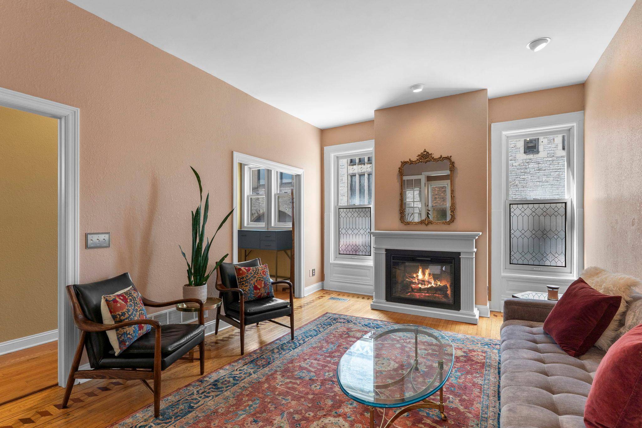 2439 Park AVE #F, Minneapolis, MN 55404