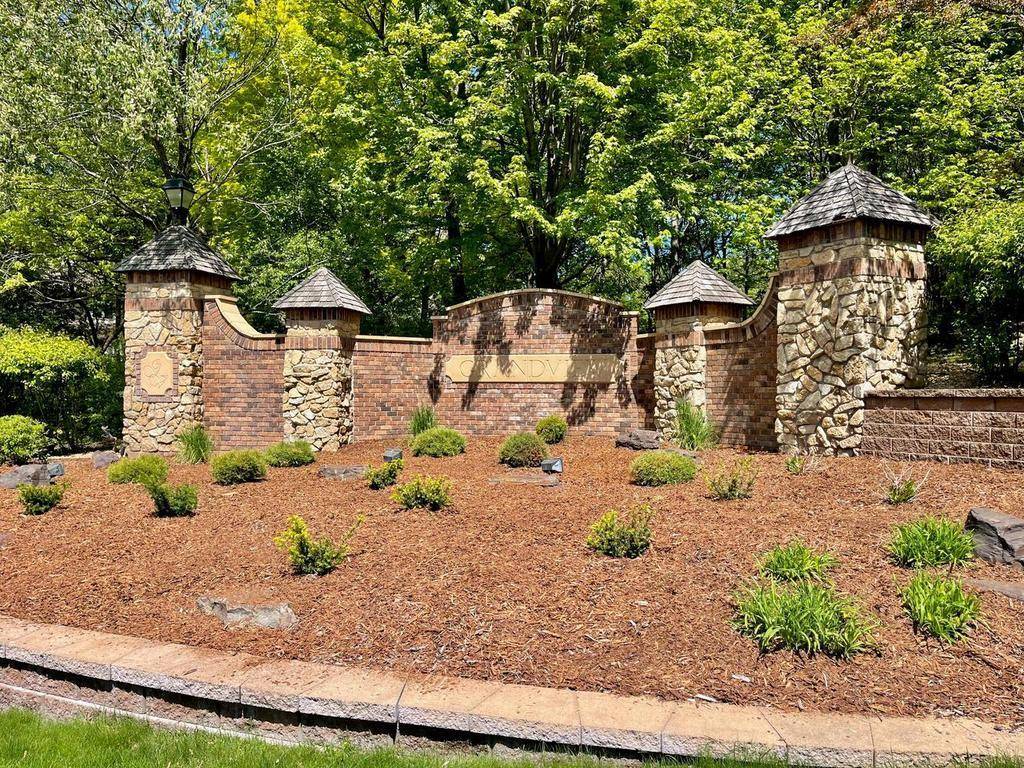 12193 Grandview TER, Apple Valley, MN 55124
