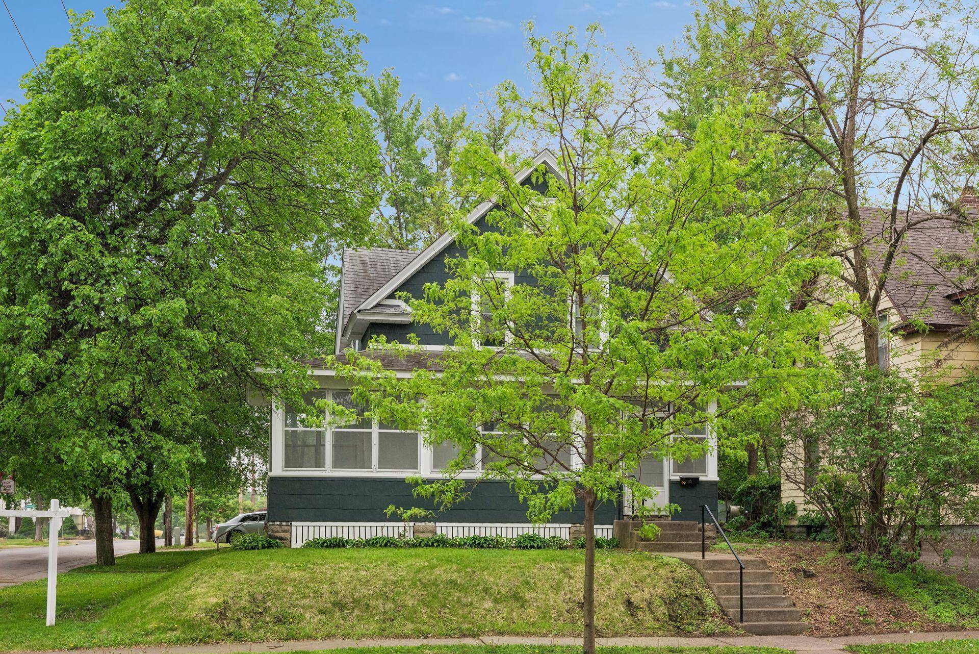 1282 Hewitt AVE, Saint Paul, MN 55104