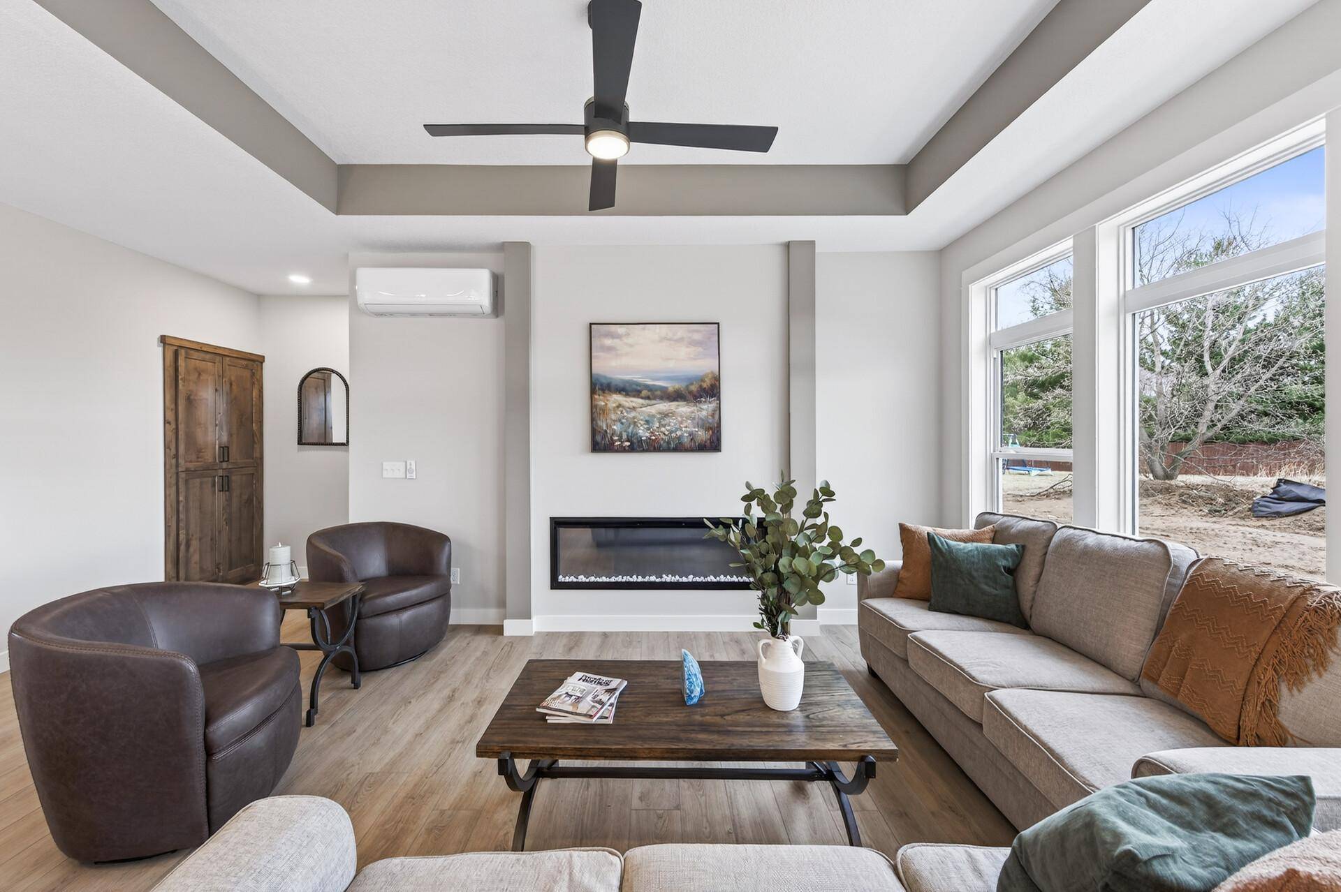 1225 Honeysuckle LN, Cambridge, MN 55008