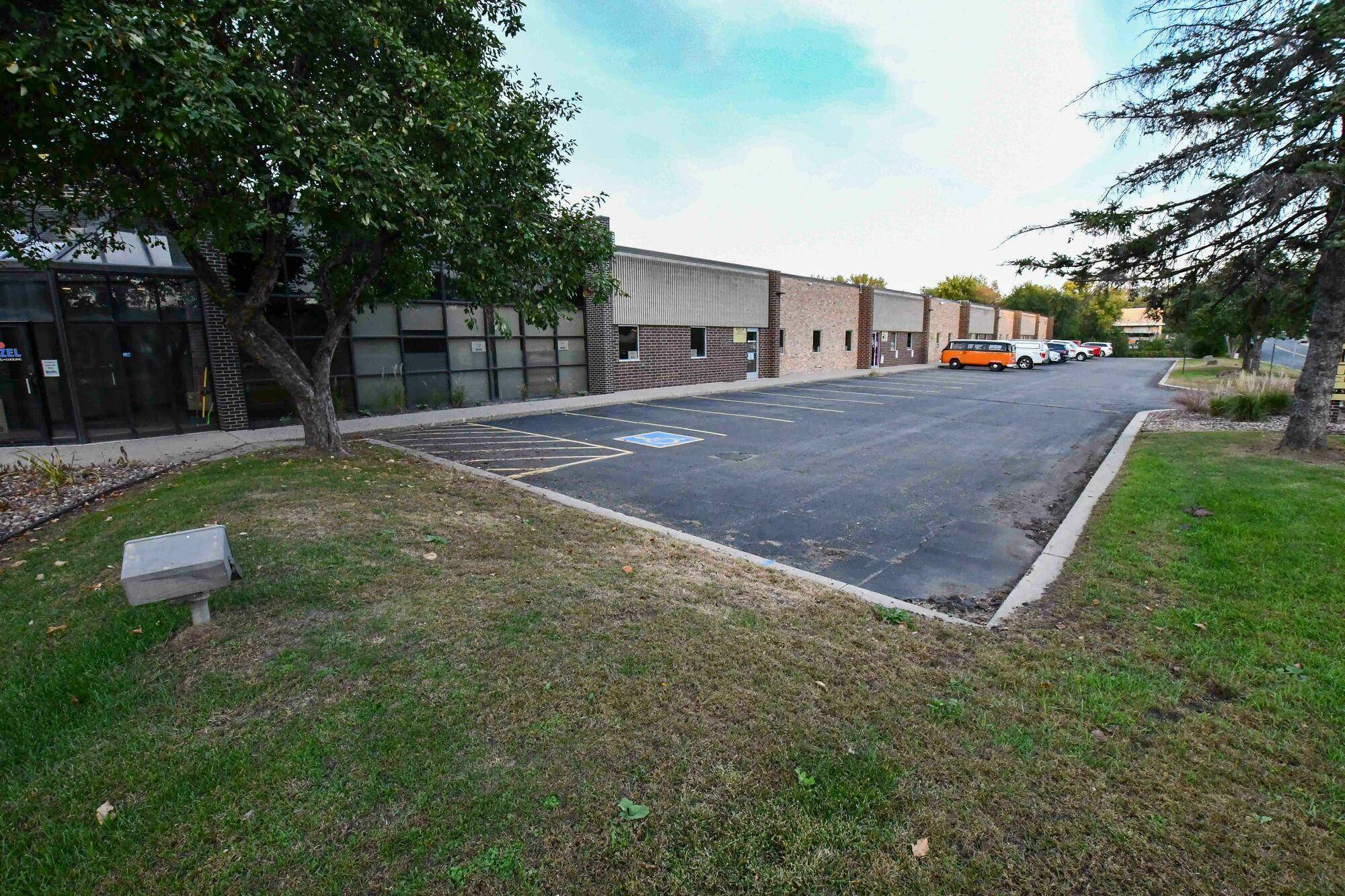 1959 Shawnee RD, Eagan, MN 55122