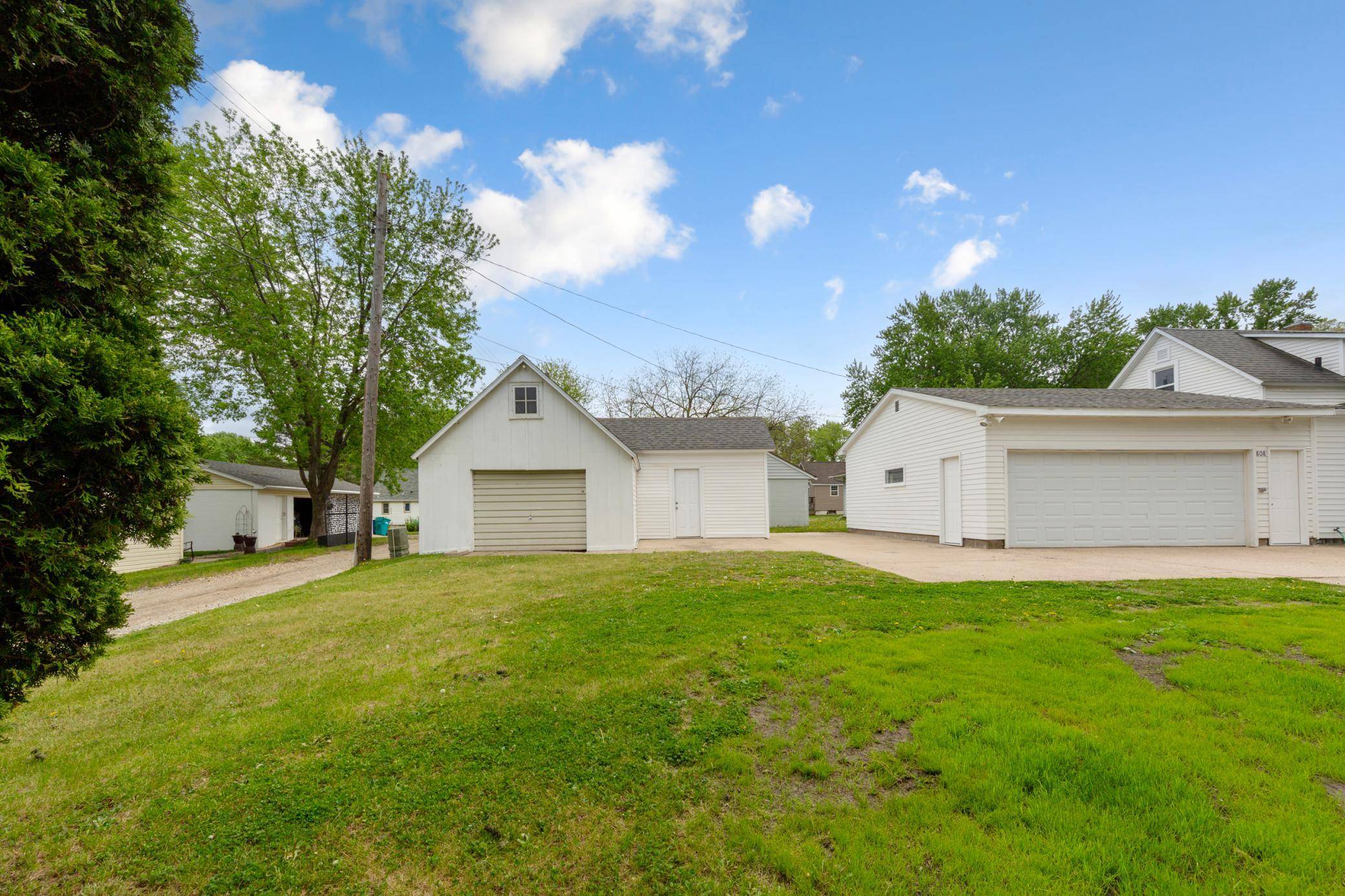 808 E Vine ST, Owatonna, MN 55060