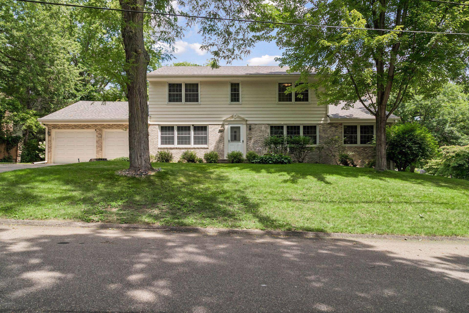 3931 Huntingdon DR, Hopkins, MN 55305