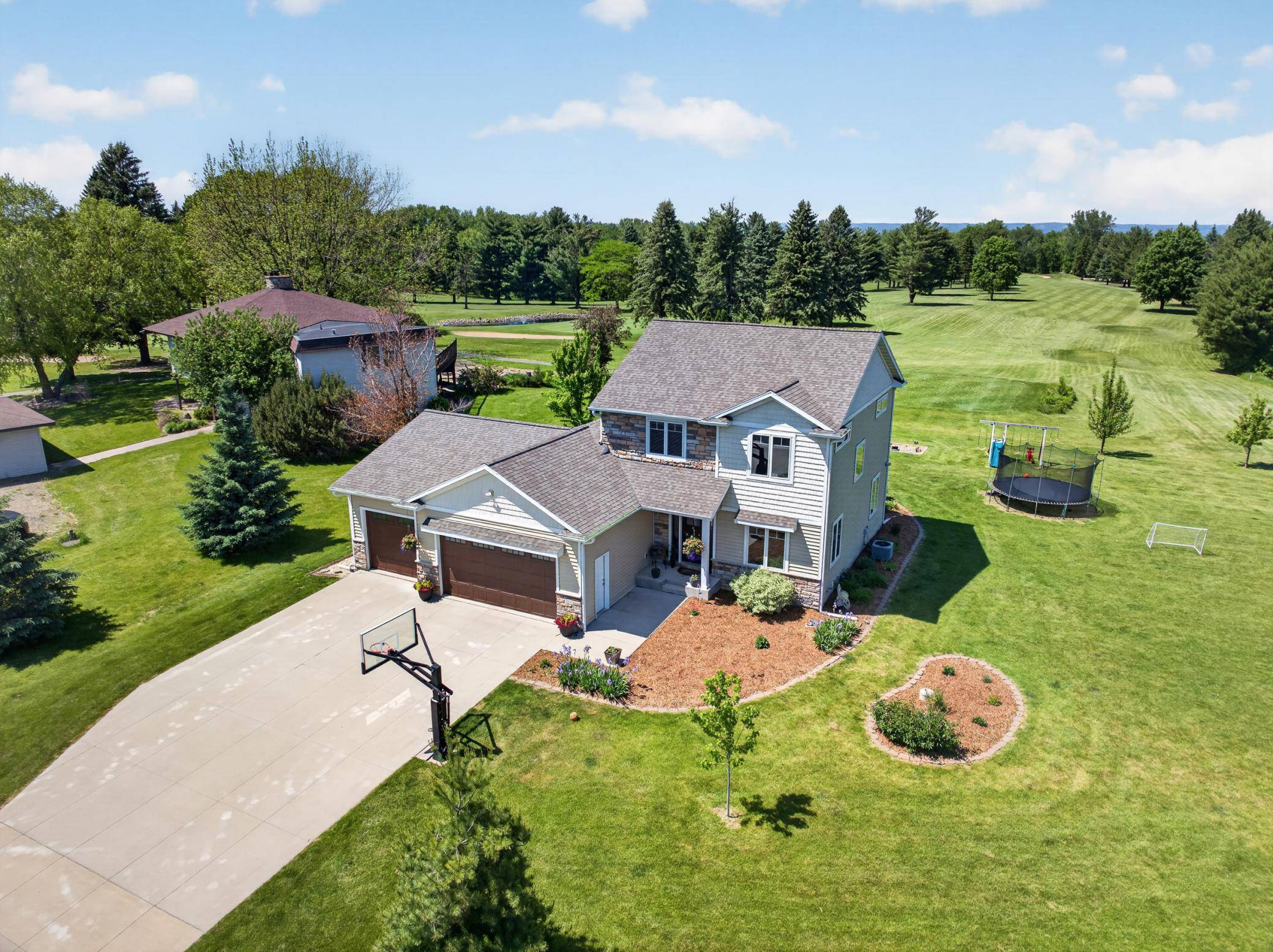 217 Skyline DR, Wabasha, MN 55981