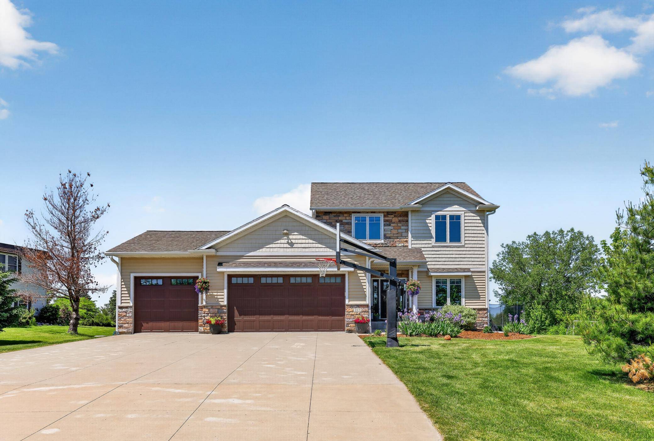 217 Skyline DR, Wabasha, MN 55981