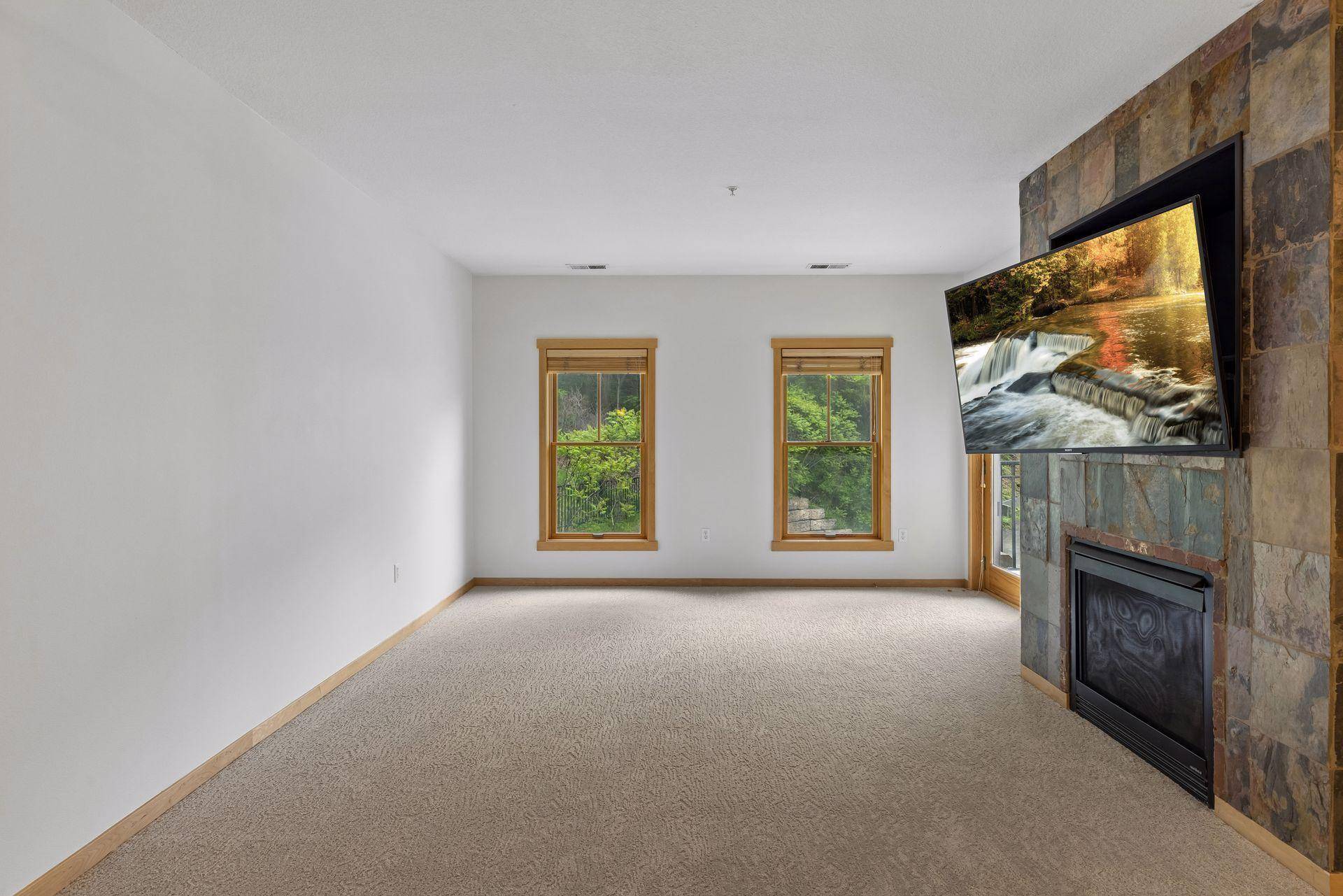 350 Main ST N #252, Stillwater, MN 55082