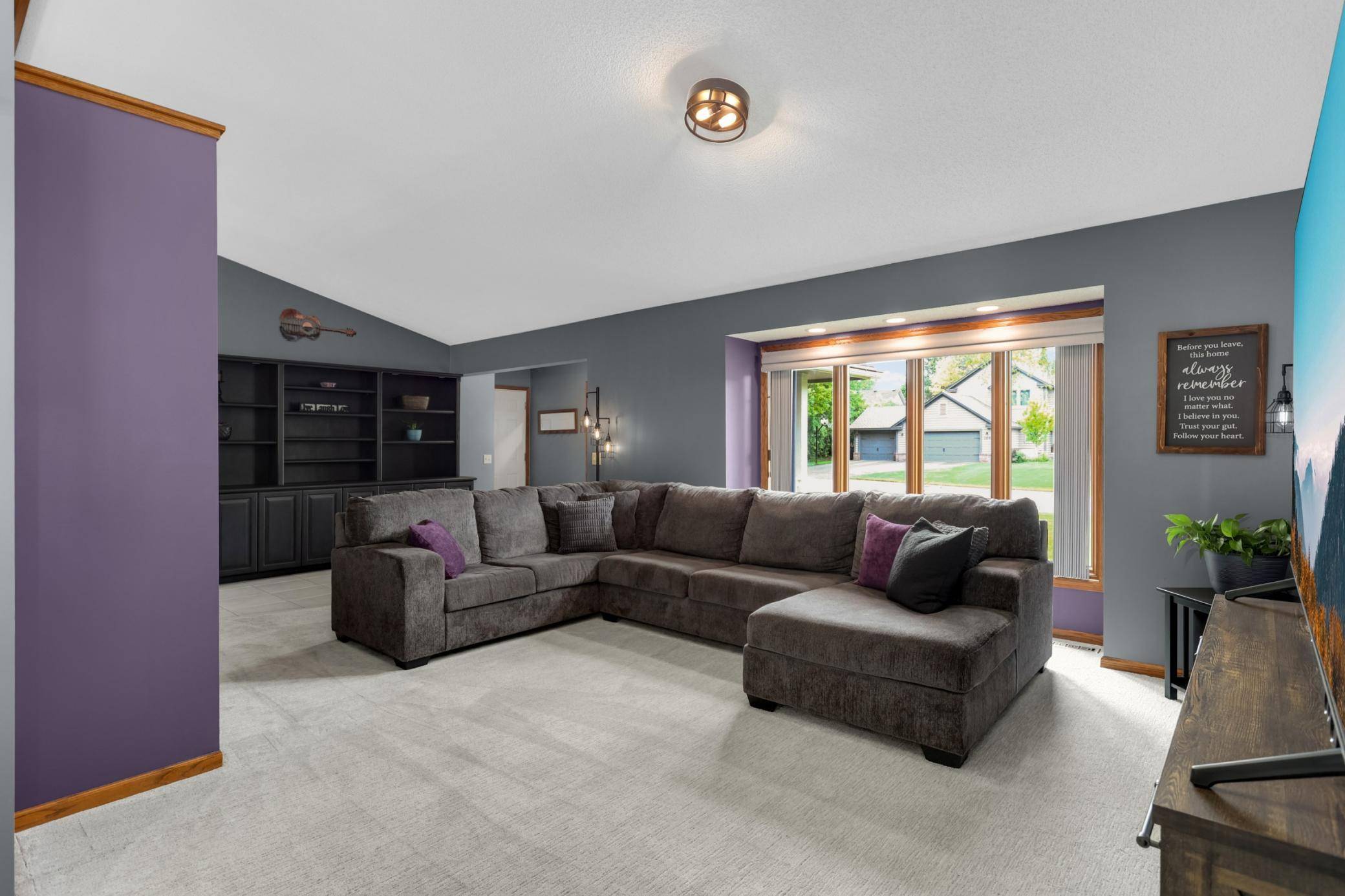 105 Interlachen RD, Burnsville, MN 55306