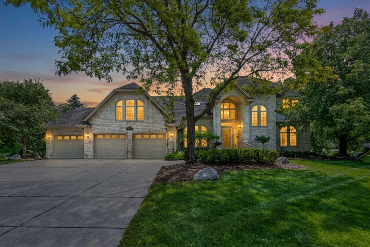 6210 Deerwood CIR N, Plymouth, MN 55442