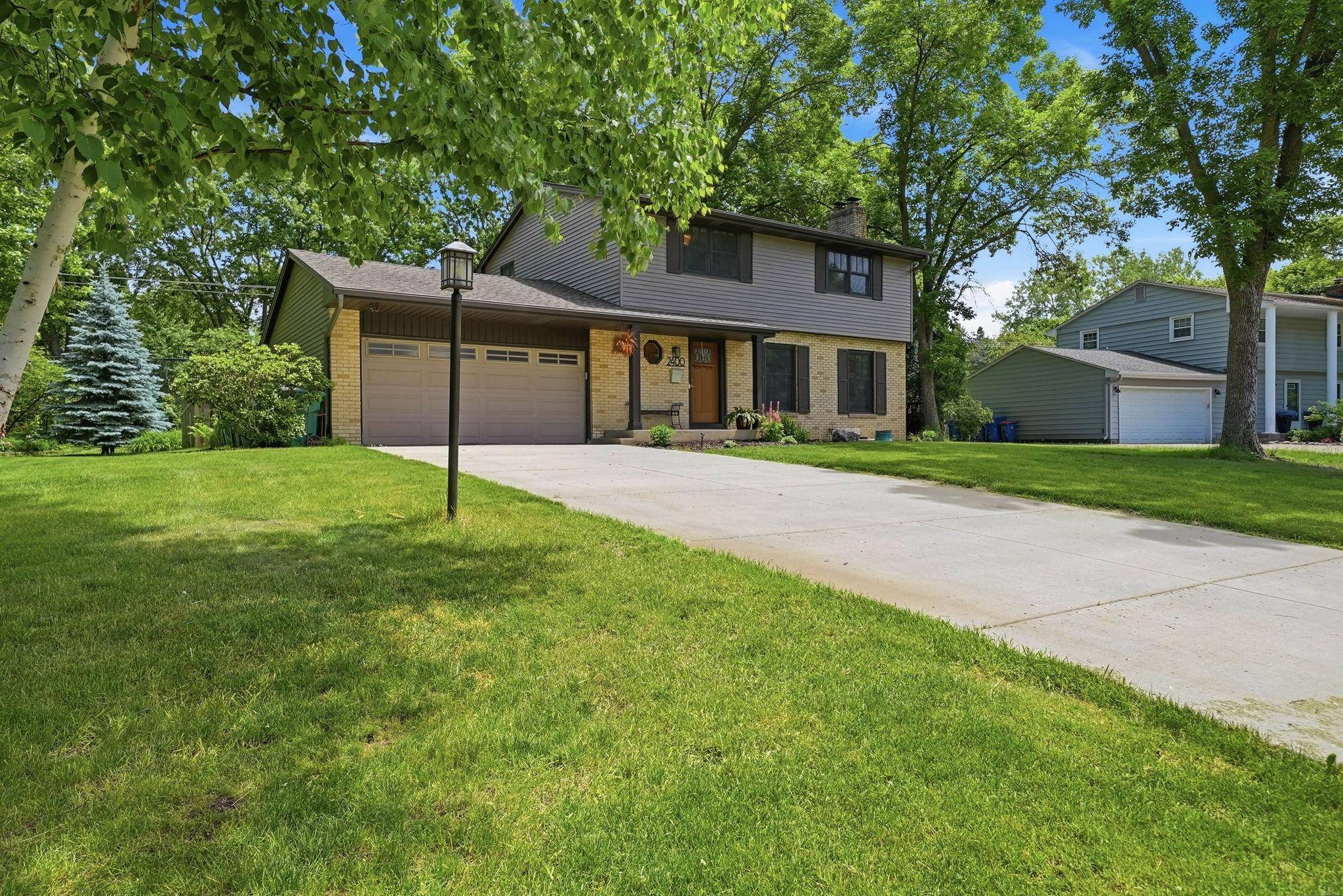 2400 Cavell AVE N, Golden Valley, MN 55427