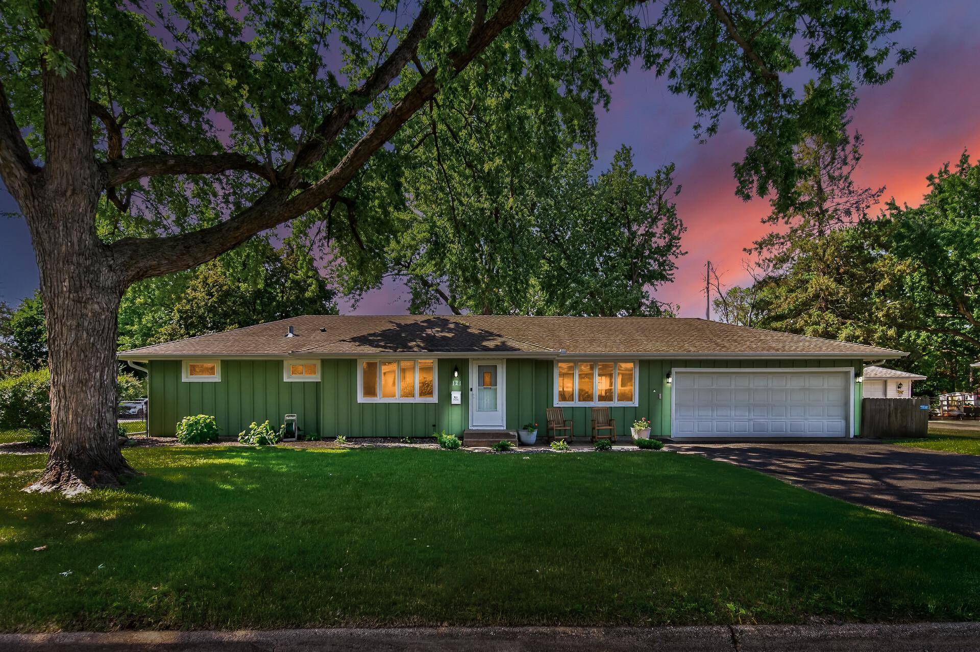 121 E 94 1/2 ST, Bloomington, MN 55420