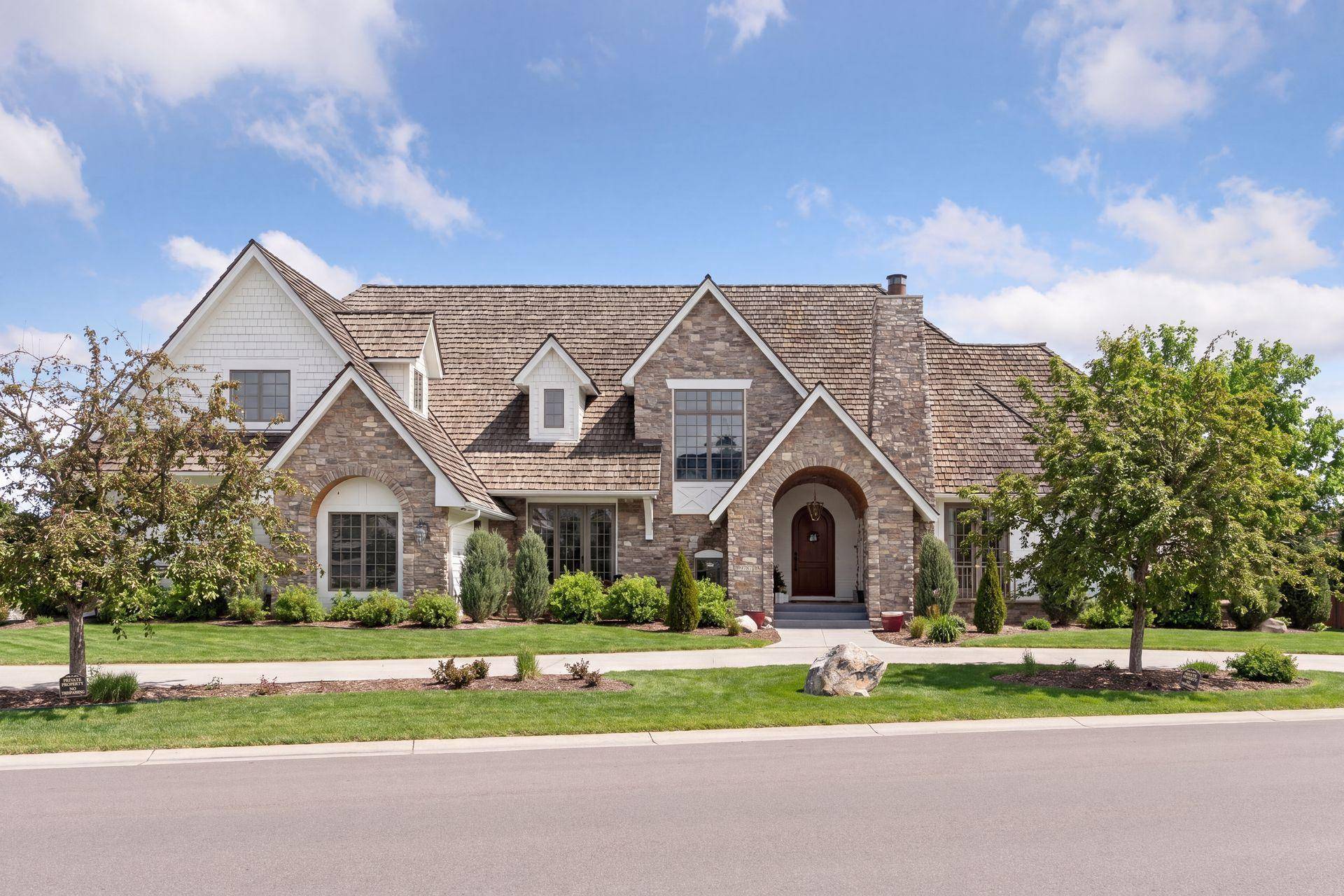 9787 Sky LN, Eden Prairie, MN 55347