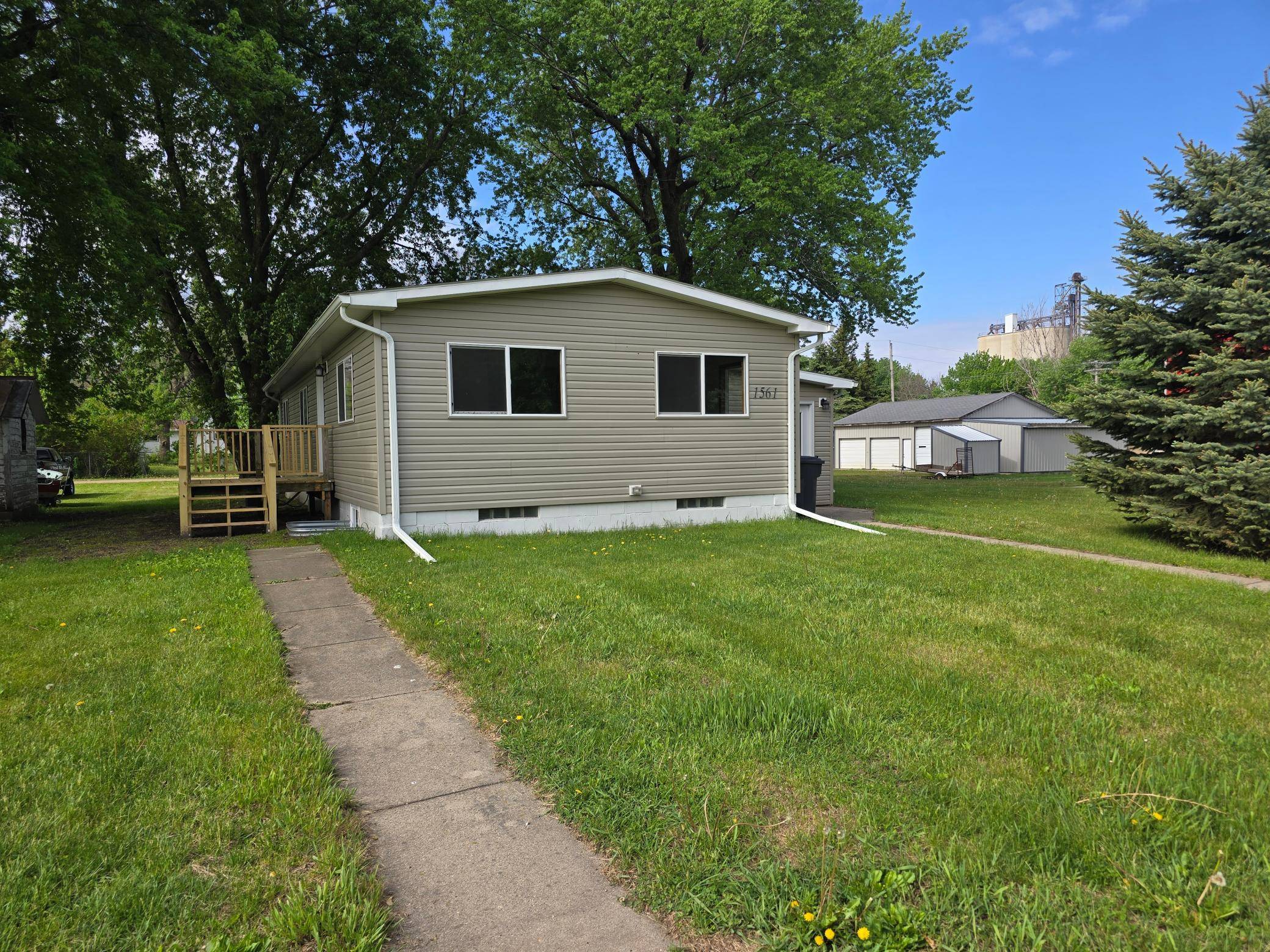 1561 Broadway ST, Bigelow, MN 56117