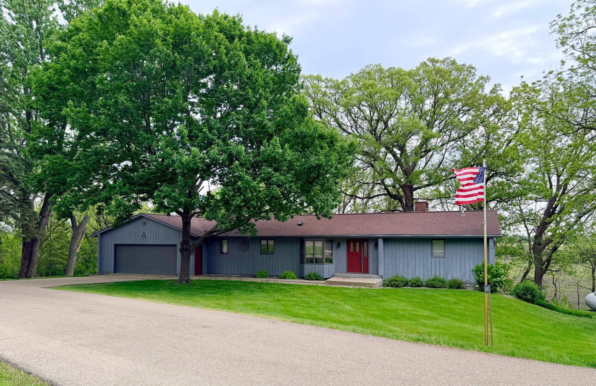 24106 Walnut DR, Albert Lea, MN 56007