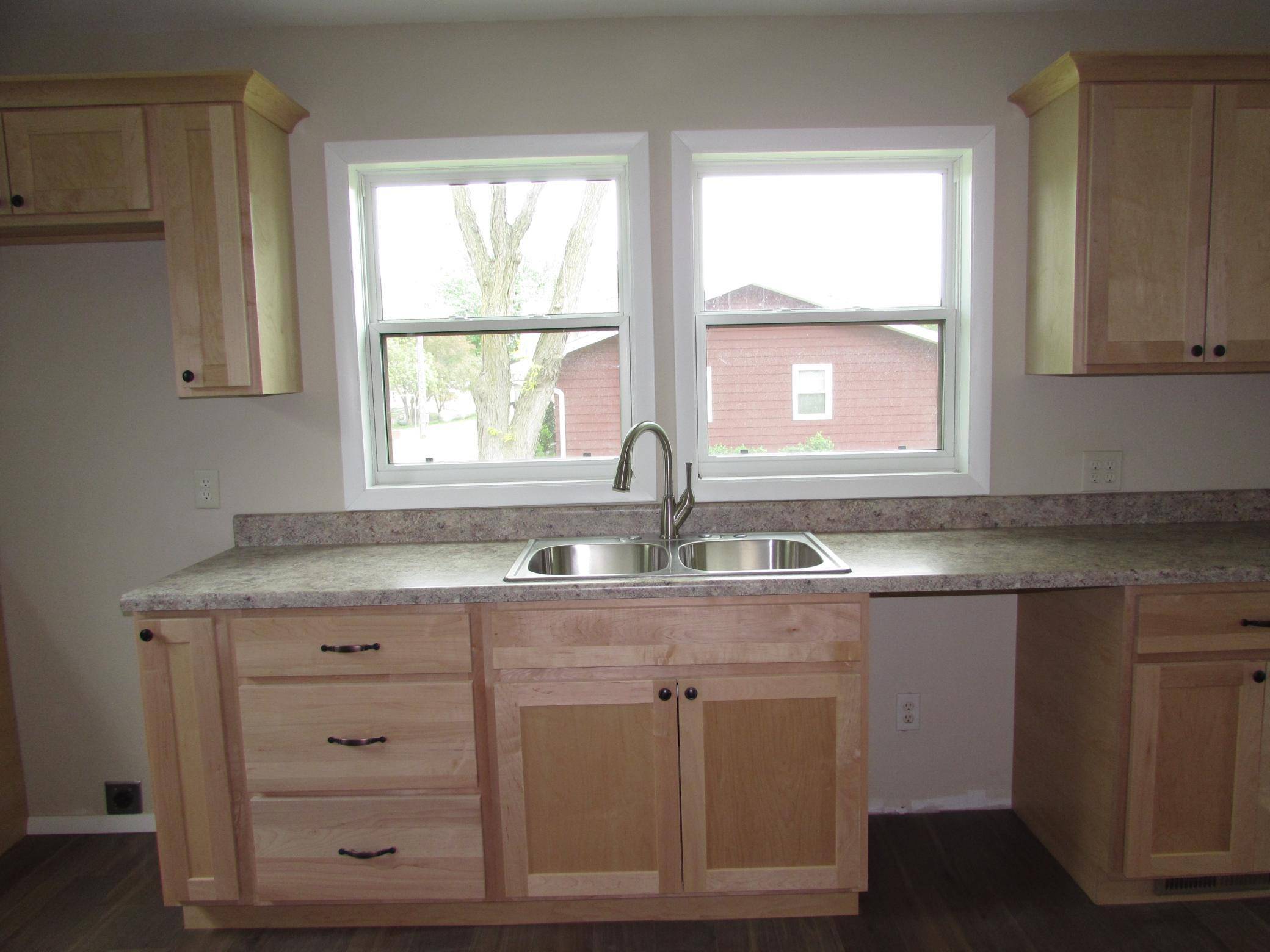 402 W Main ST, Ceylon, MN 56121