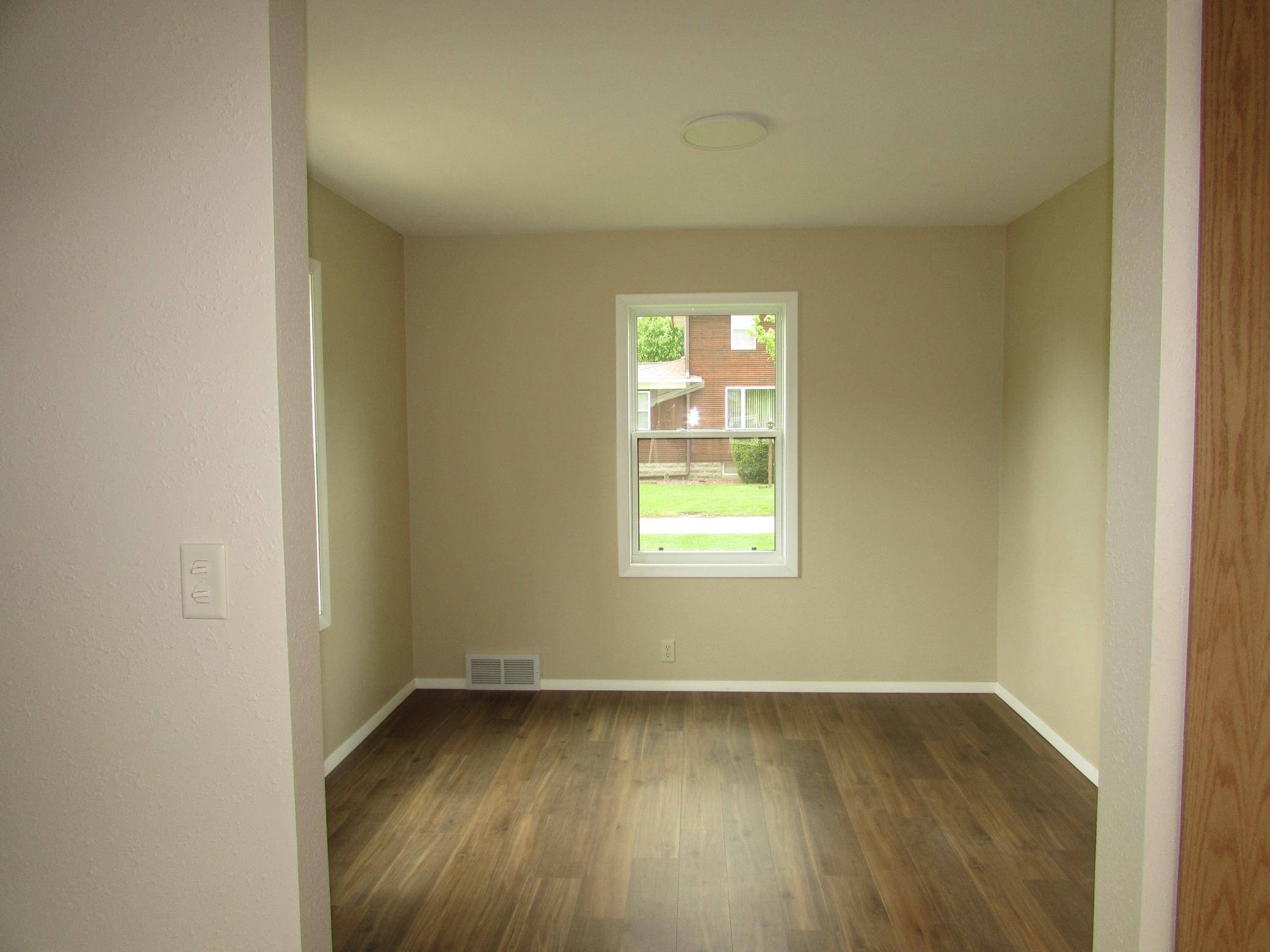402 W Main ST, Ceylon, MN 56121