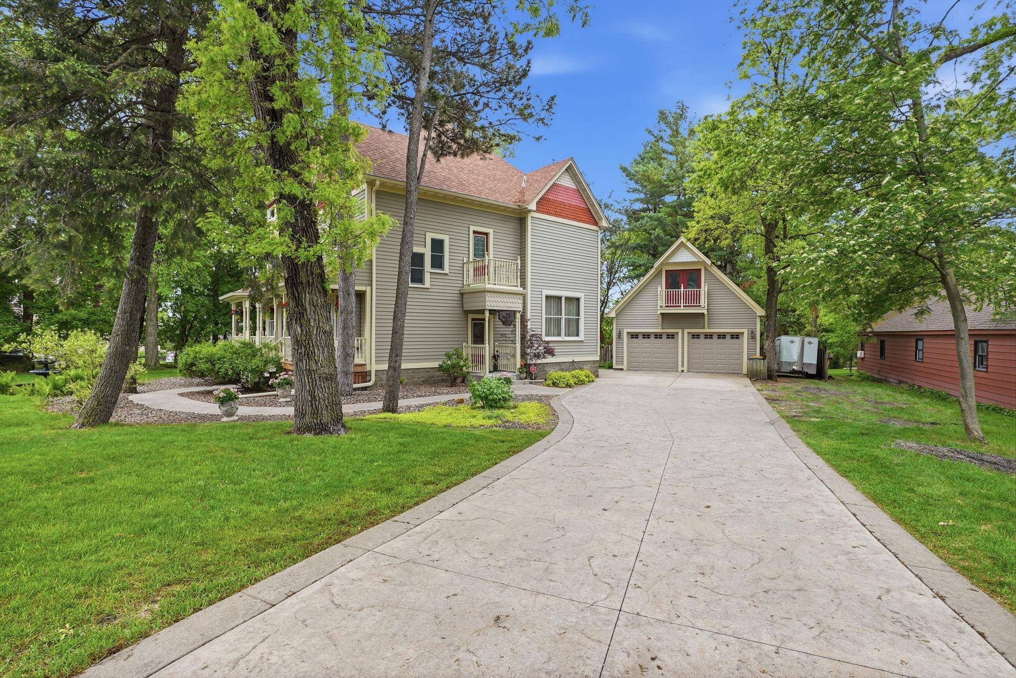 2940 Labore RD, Little Canada, MN 55109