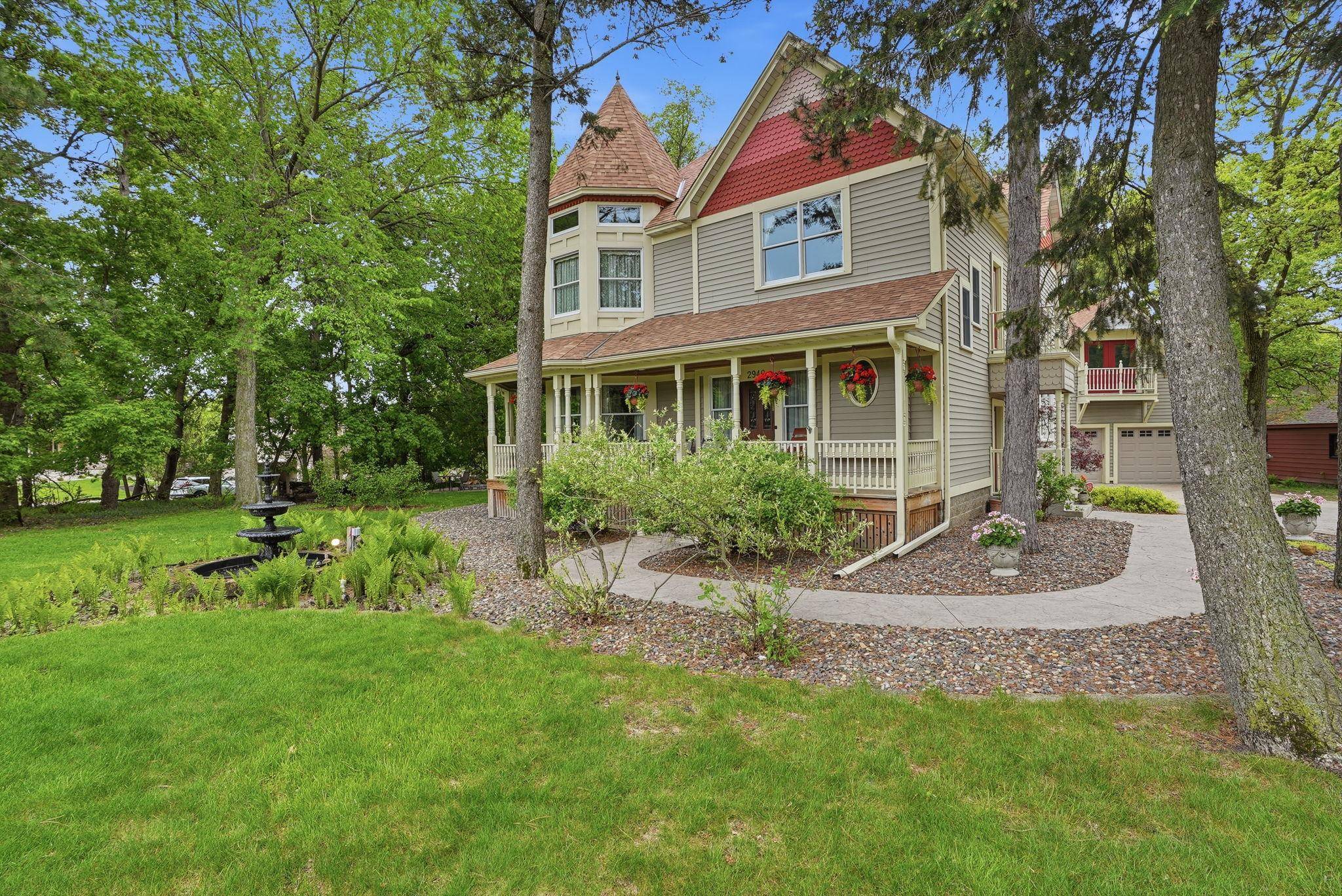2940 Labore RD, Little Canada, MN 55109