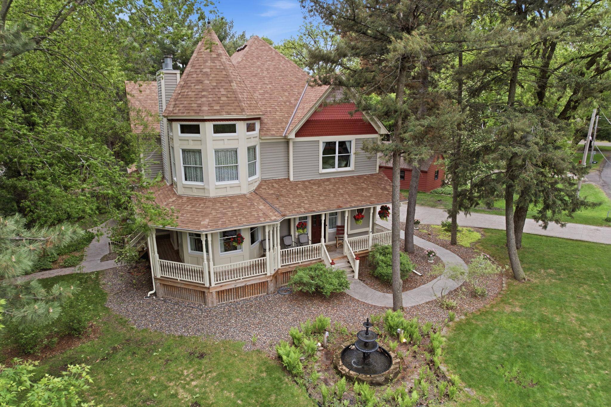 2940 Labore RD, Little Canada, MN 55109