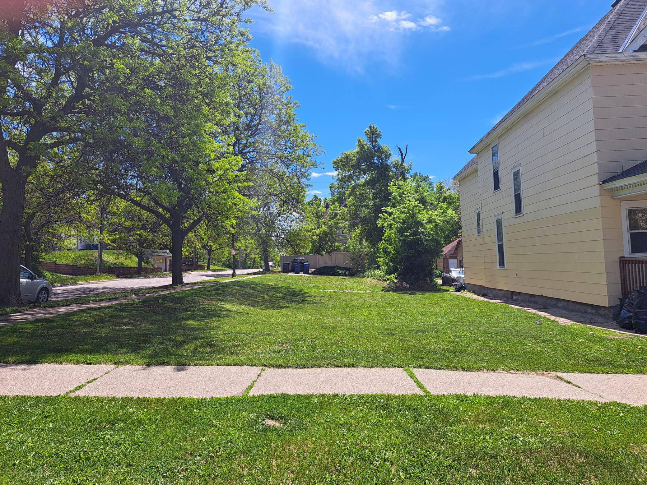 696 Sims AVE, Saint Paul, MN 55106