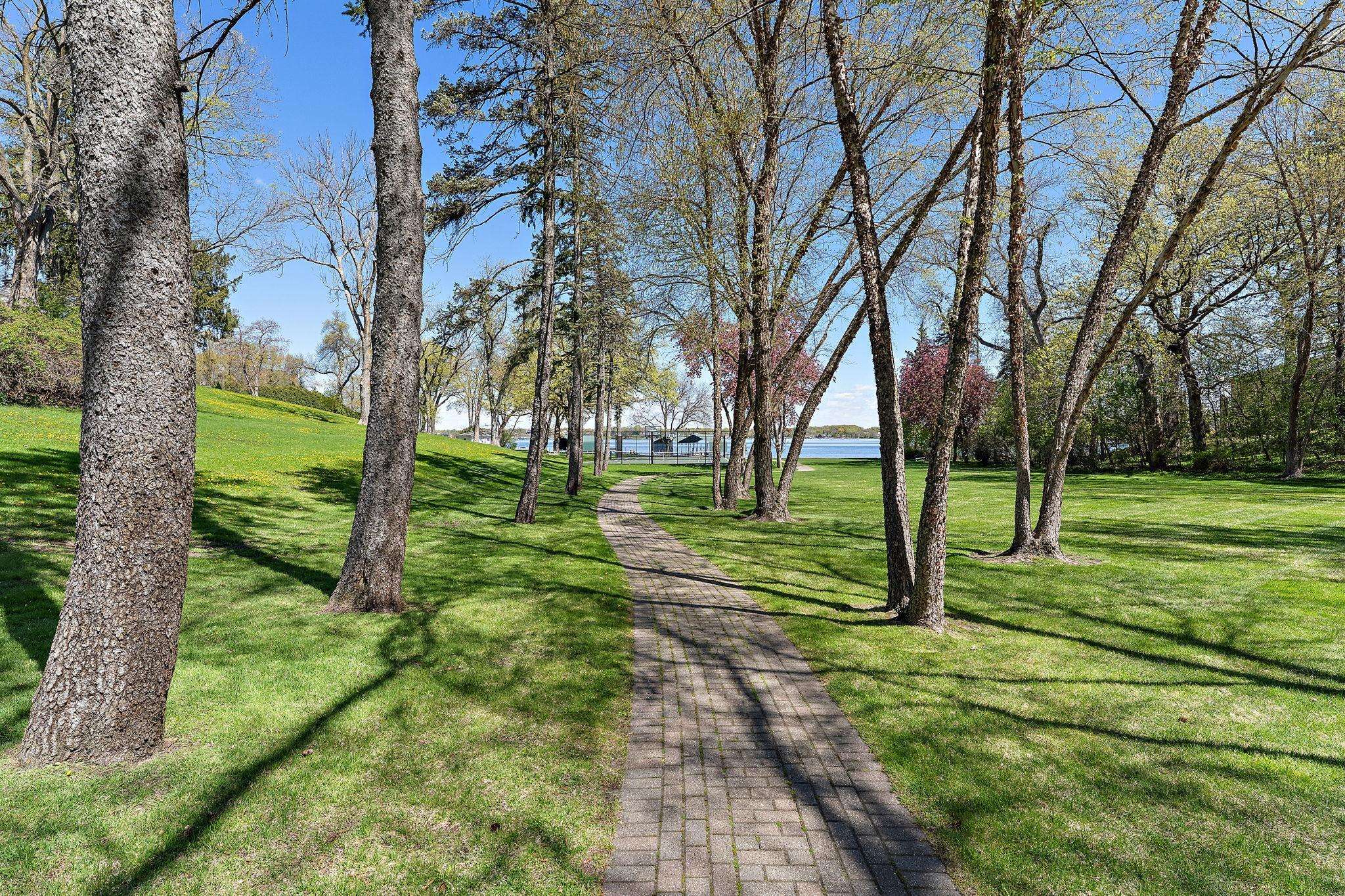 17950 Breezy Point RD, Woodland, MN 55391