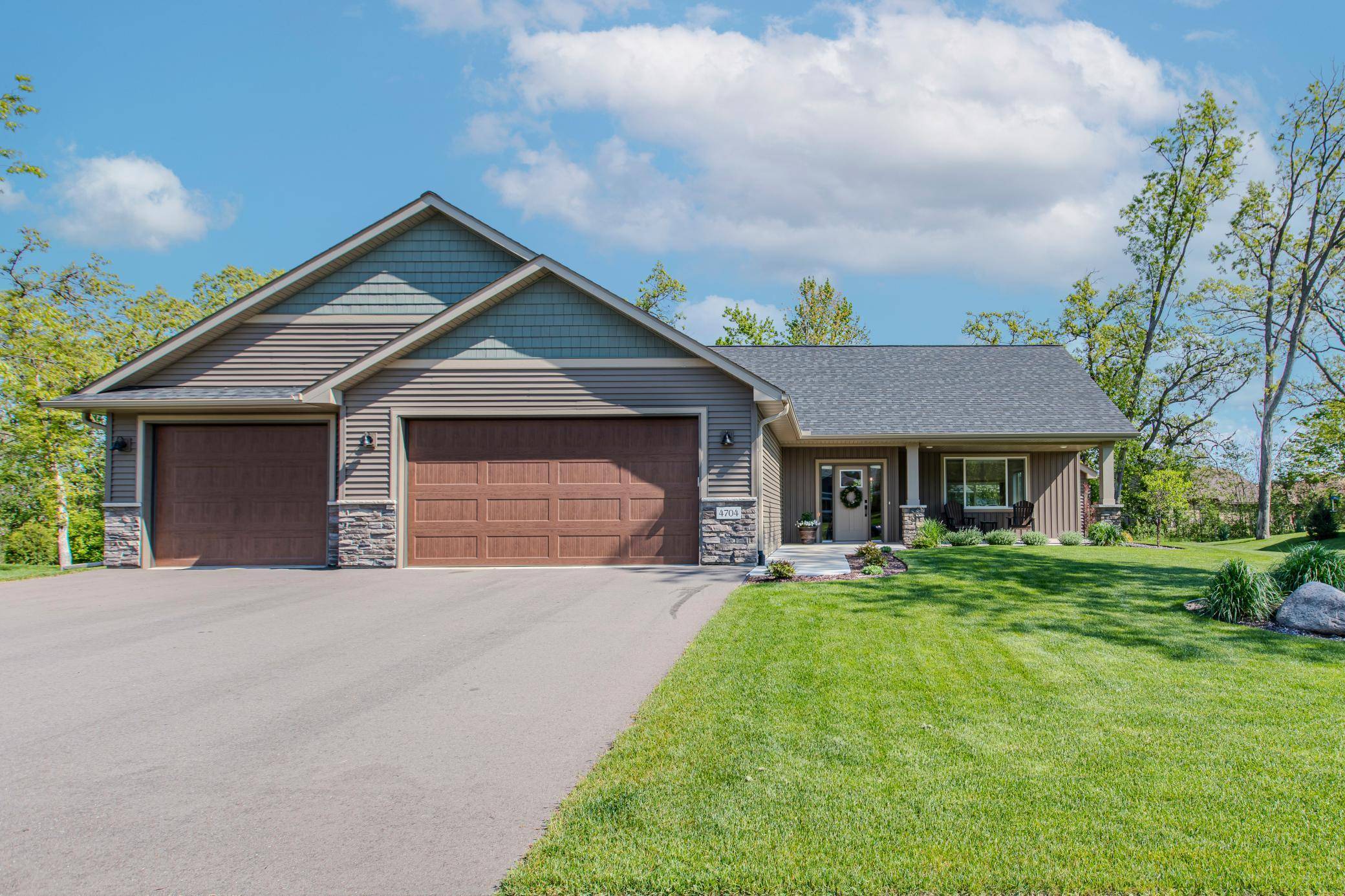 4704 381st TRL, North Branch, MN 55056
