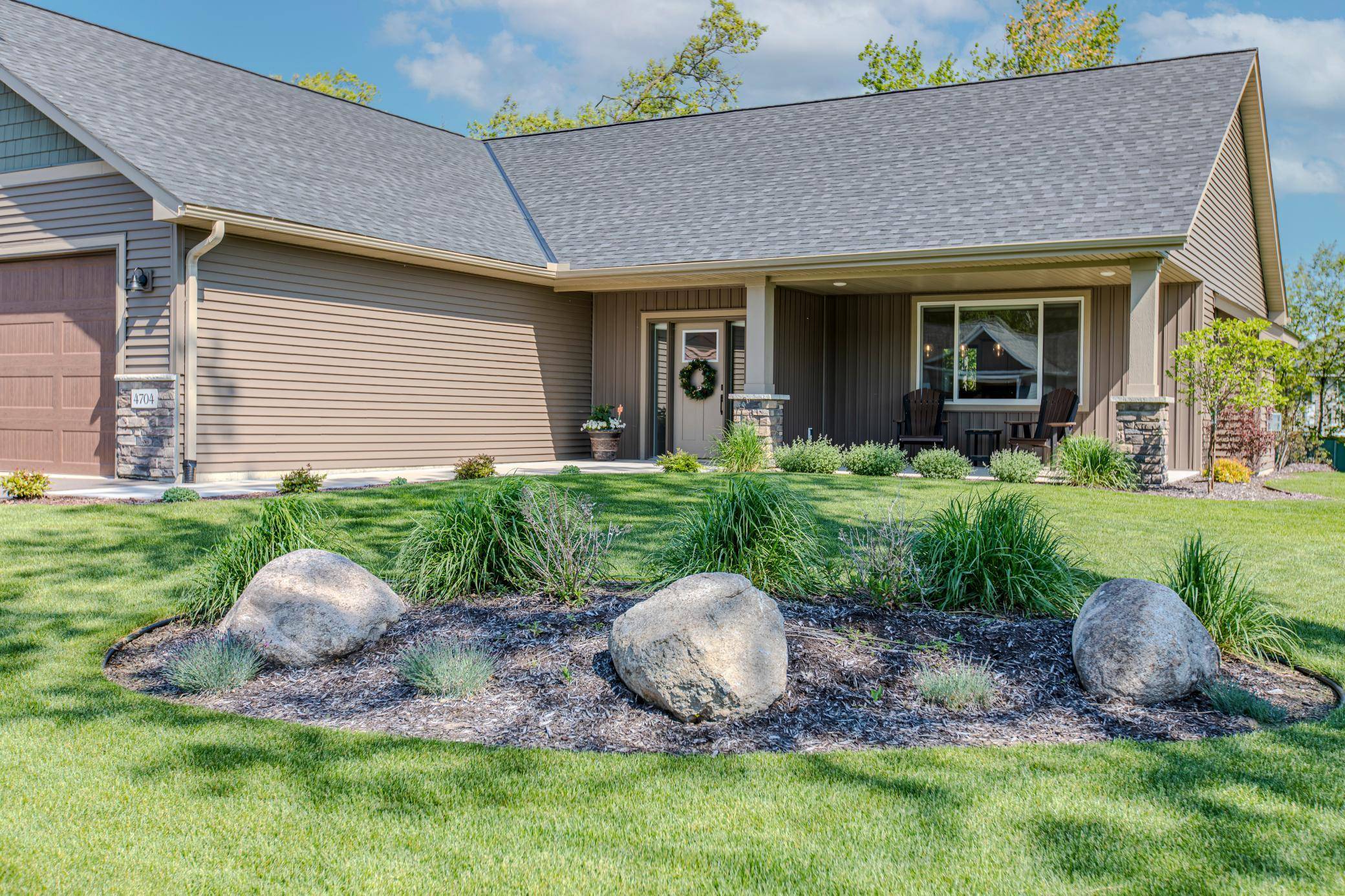 4704 381st TRL, North Branch, MN 55056