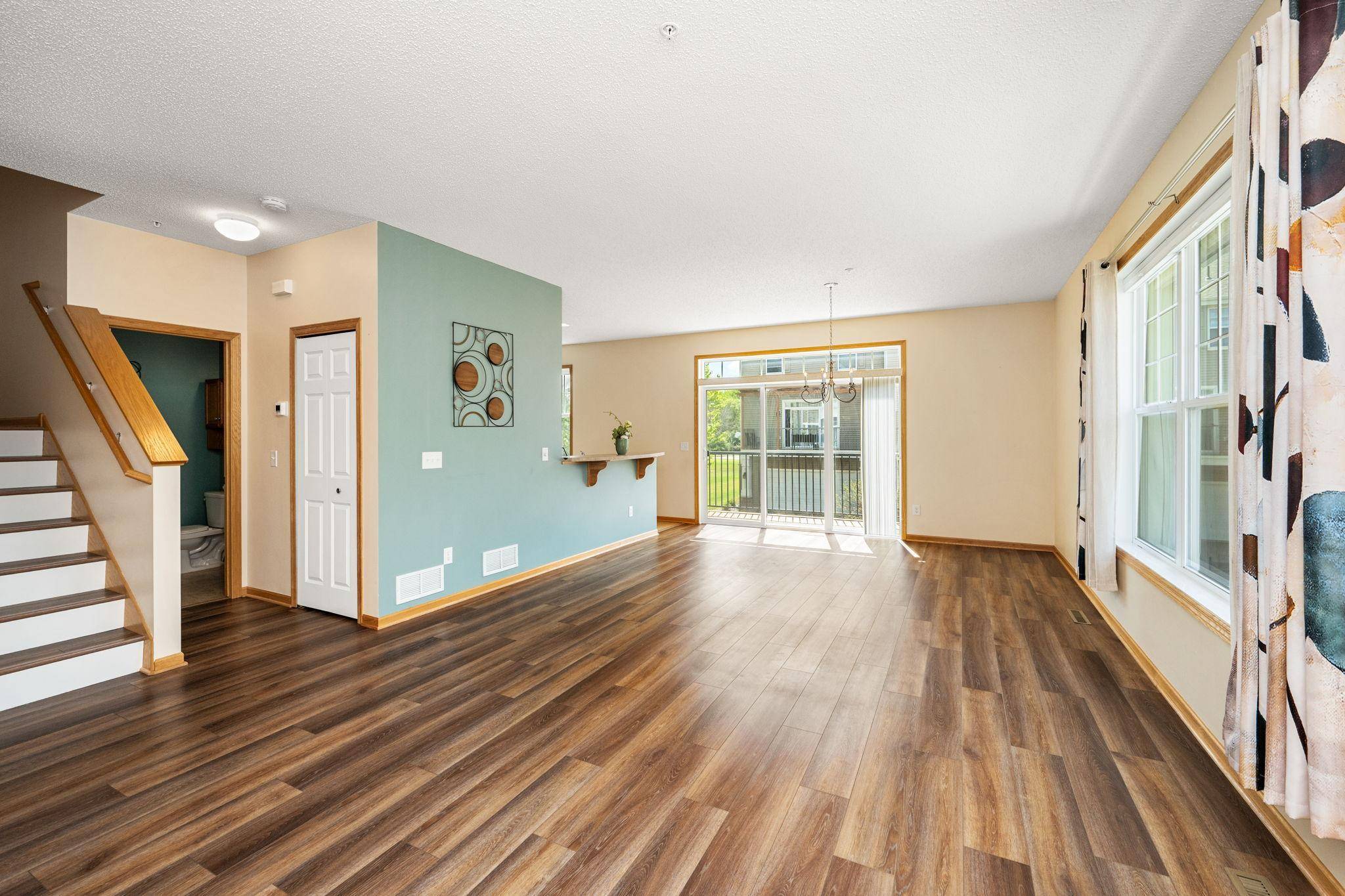 11808 Emery Village DR N, Champlin, MN 55316