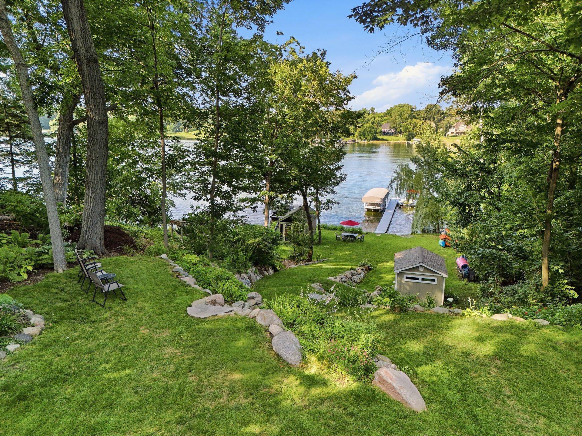 220 Frontier CT, Chanhassen, MN 55317