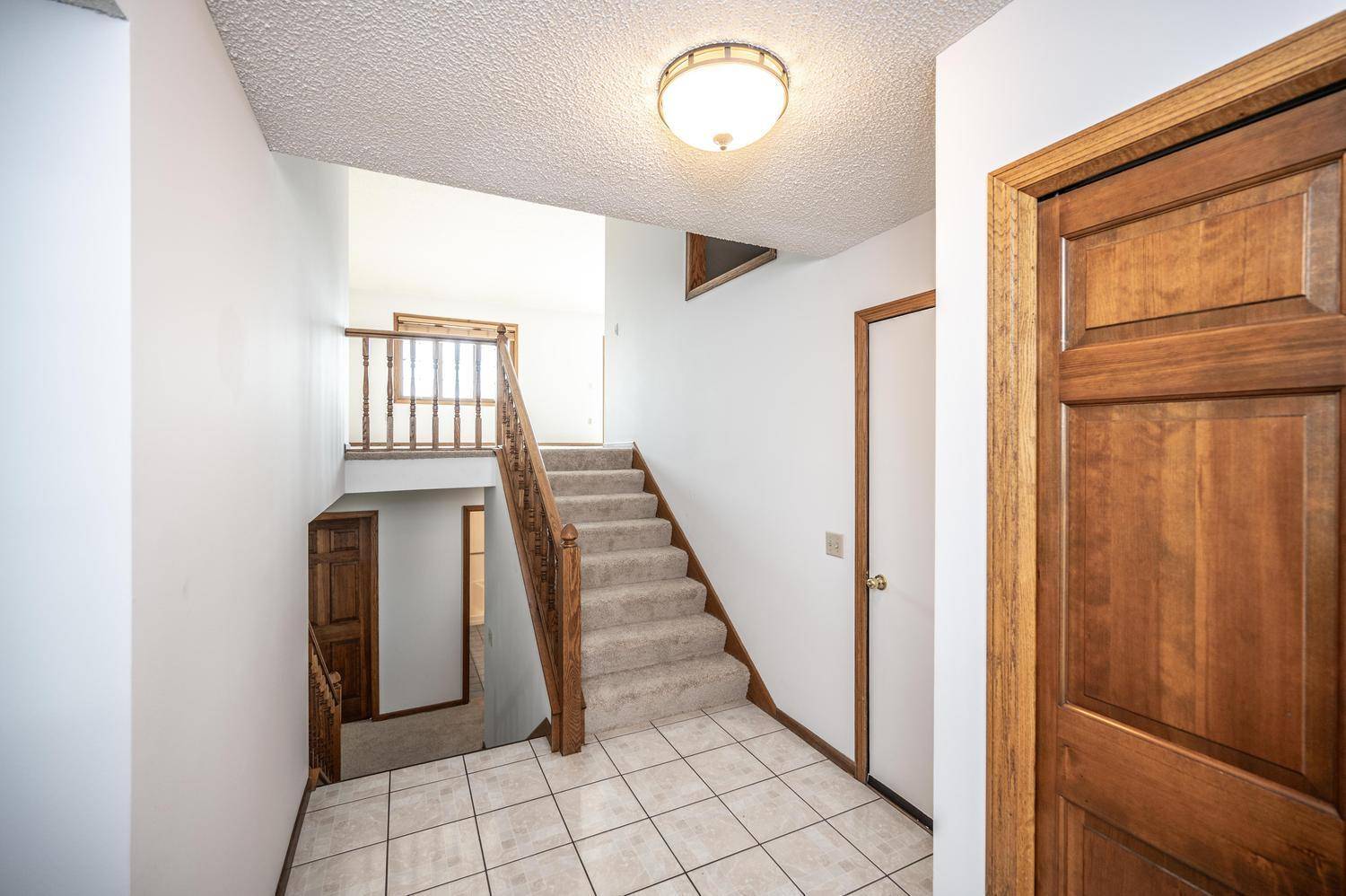 1500 Lakeview Curve, Eagan, MN 55122