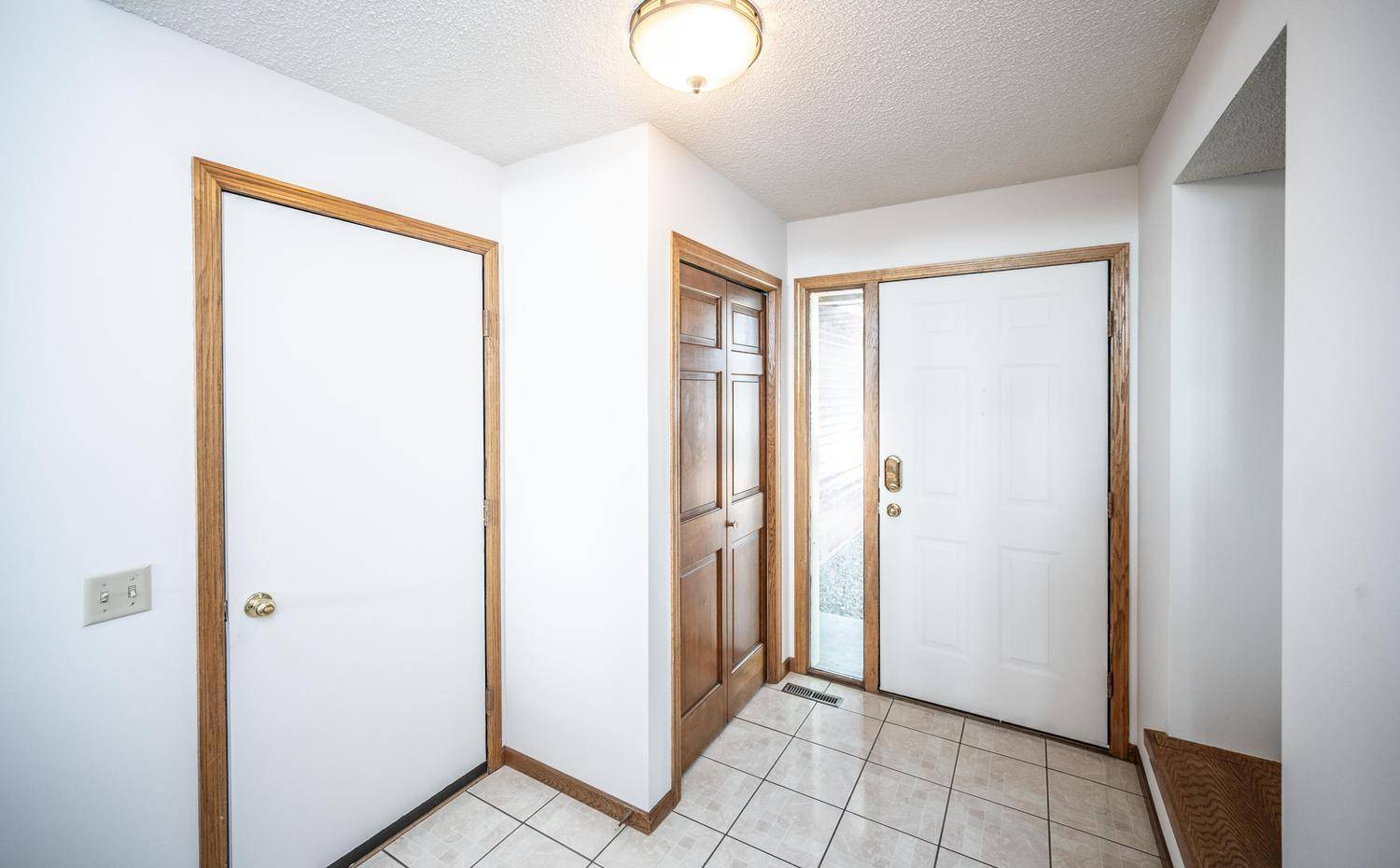 1500 Lakeview Curve, Eagan, MN 55122