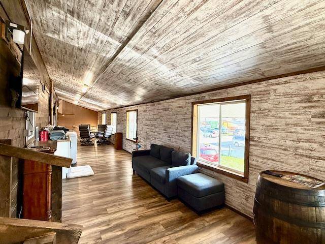111 Grove ST E, Caledonia, MN 55921