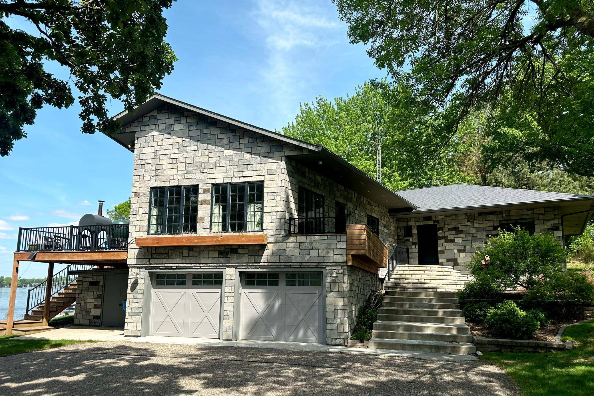 6213 Shamrock DR, Madison Lake, MN 56063