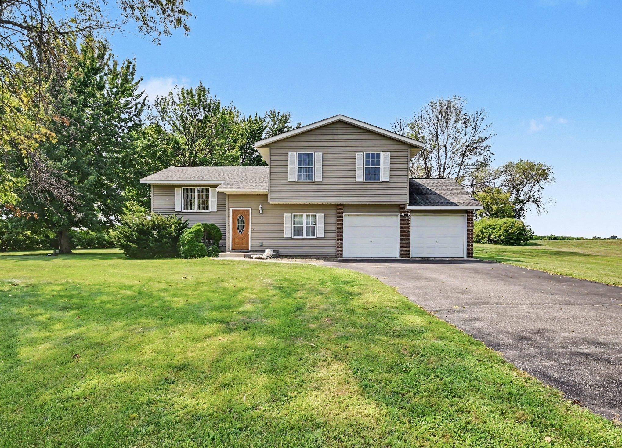 932 Hillside AVE SW, New Prague, MN 56071
