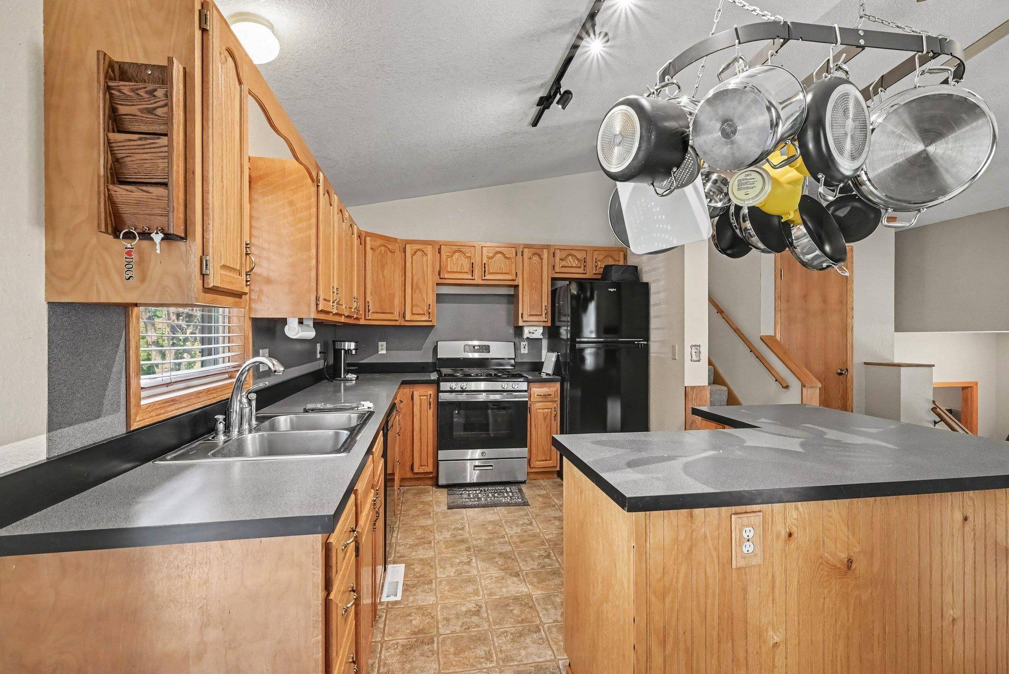 932 Hillside AVE SW, New Prague, MN 56071