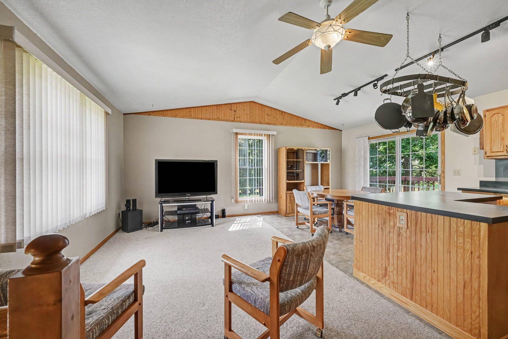 932 Hillside AVE SW, New Prague, MN 56071