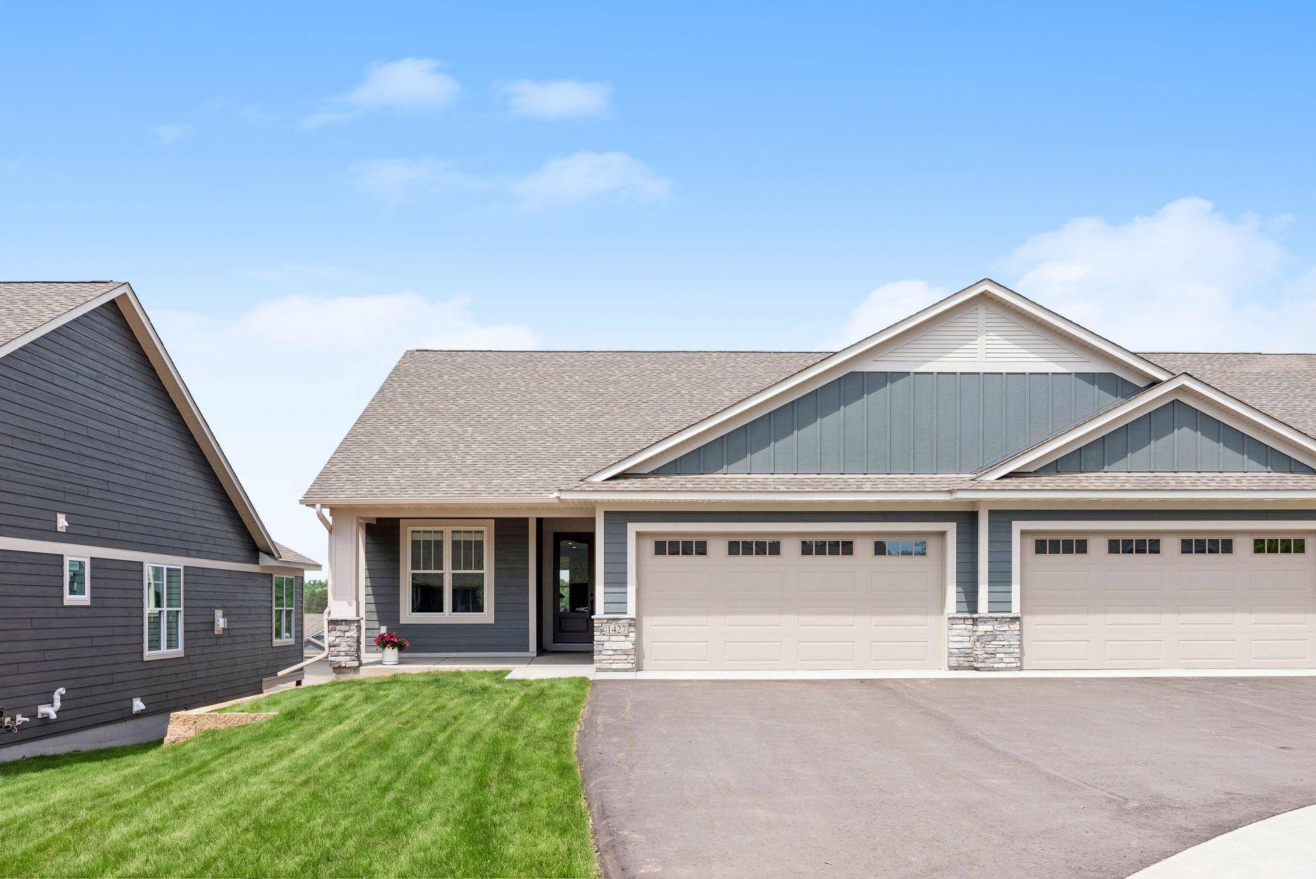 1427 Kasilof CT, River Falls, WI 54022