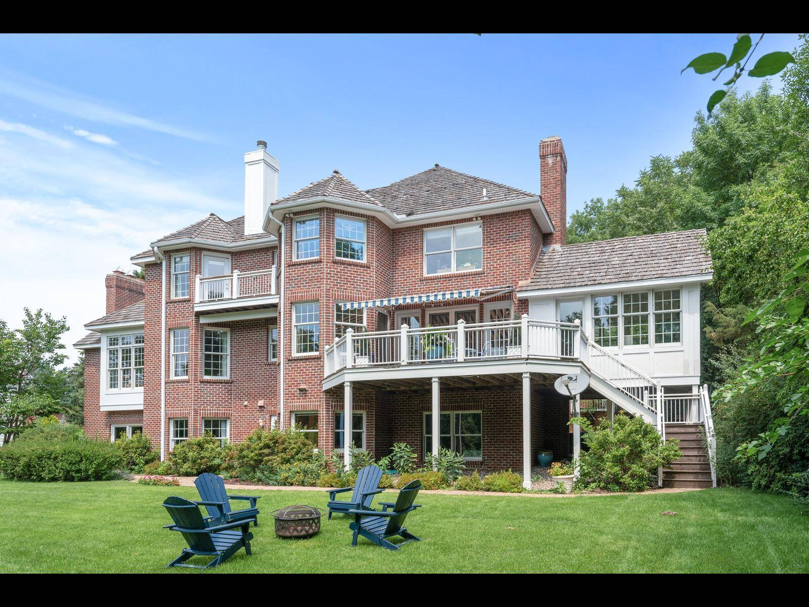 7180 Kenmare DR, Bloomington, MN 55438