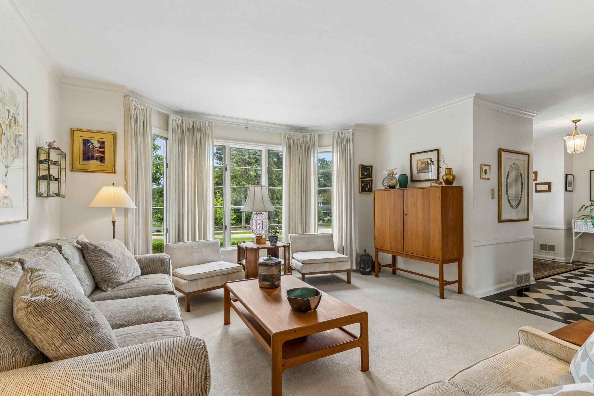 1605 Edgcumbe RD, Saint Paul, MN 55116